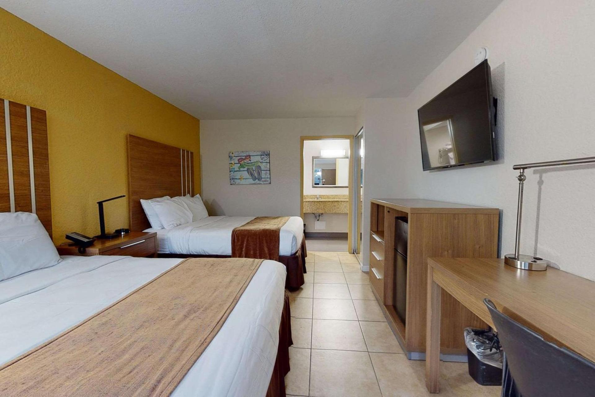 Rodeway Inn & Suites Fort Lauderdale Airport & Cruise Port photo 27