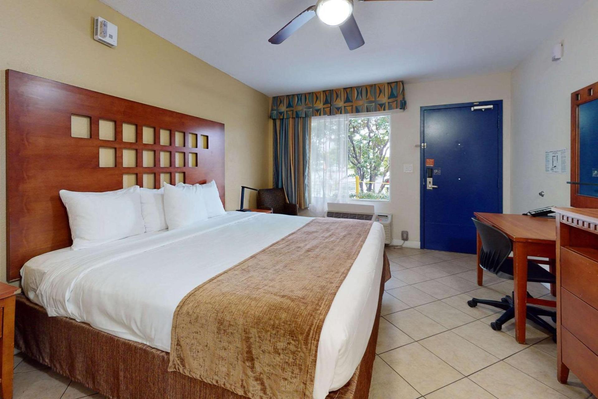 Rodeway Inn & Suites Fort Lauderdale Airport & Cruise Port photo 19