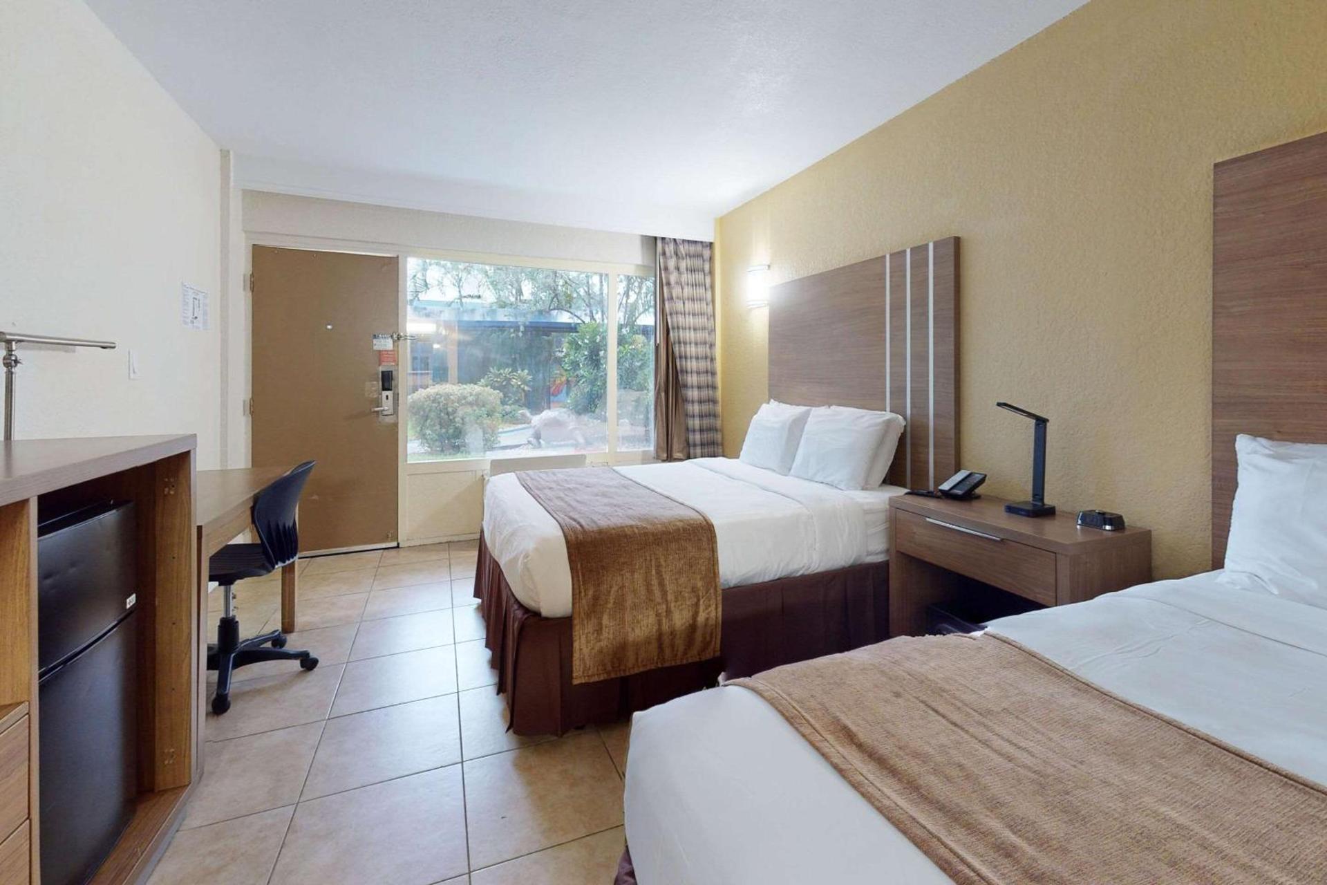 Rodeway Inn & Suites Fort Lauderdale Airport & Cruise Port photo 29