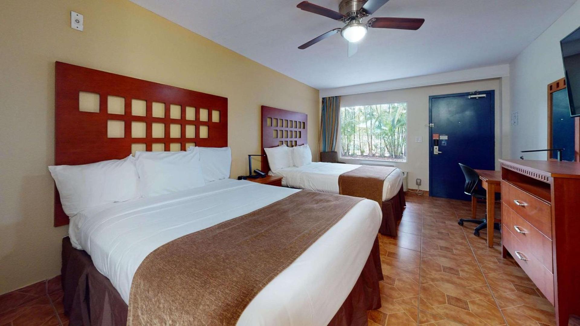 Rodeway Inn & Suites Fort Lauderdale Airport & Cruise Port photo 37