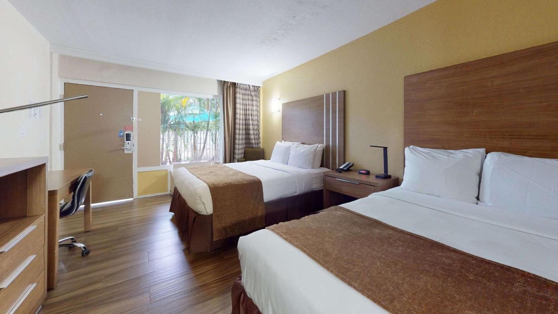 Rodeway Inn & Suites Fort Lauderdale Airport & Cruise Port photo 42