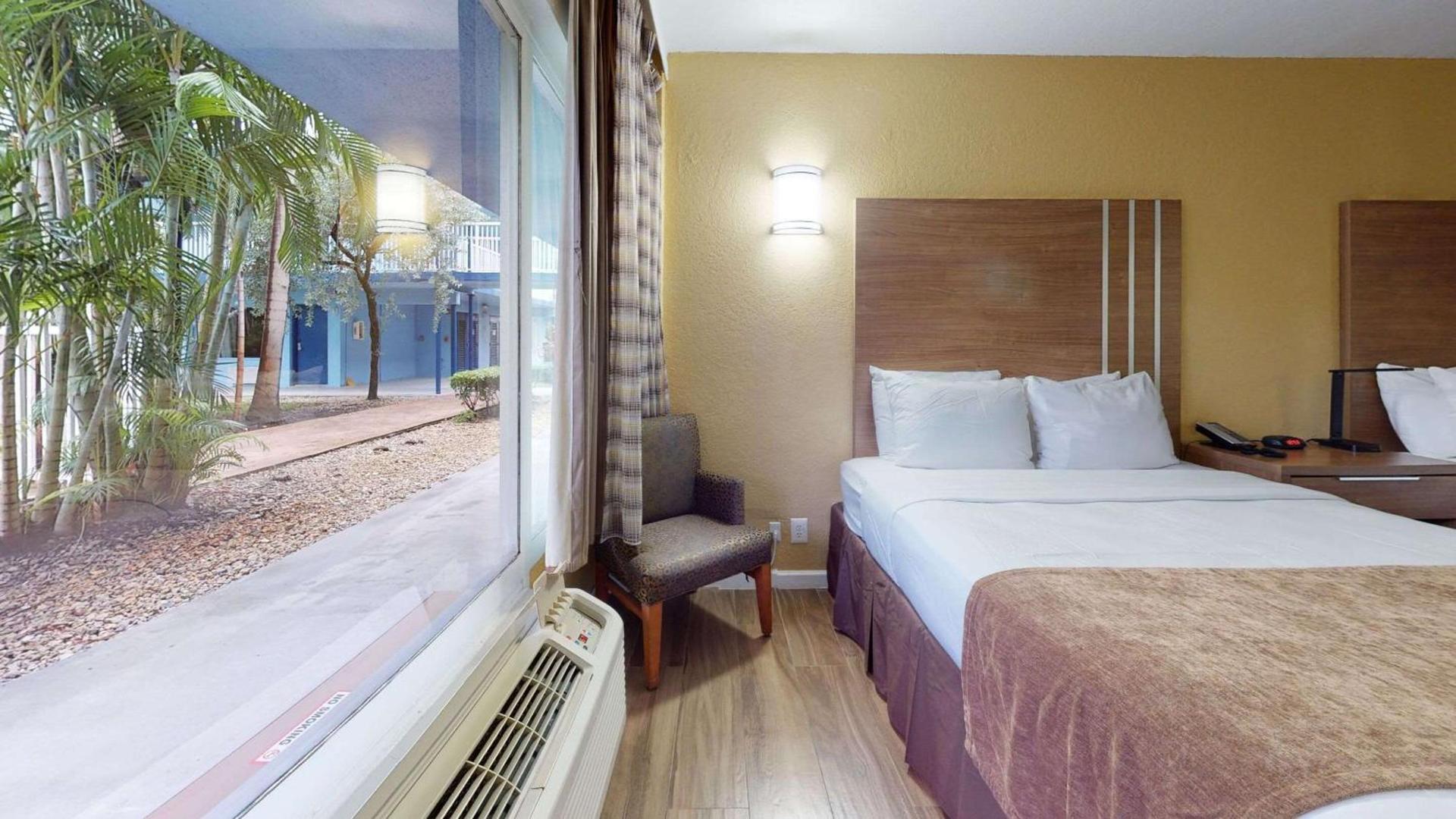 Rodeway Inn & Suites Fort Lauderdale Airport & Cruise Port photo 43