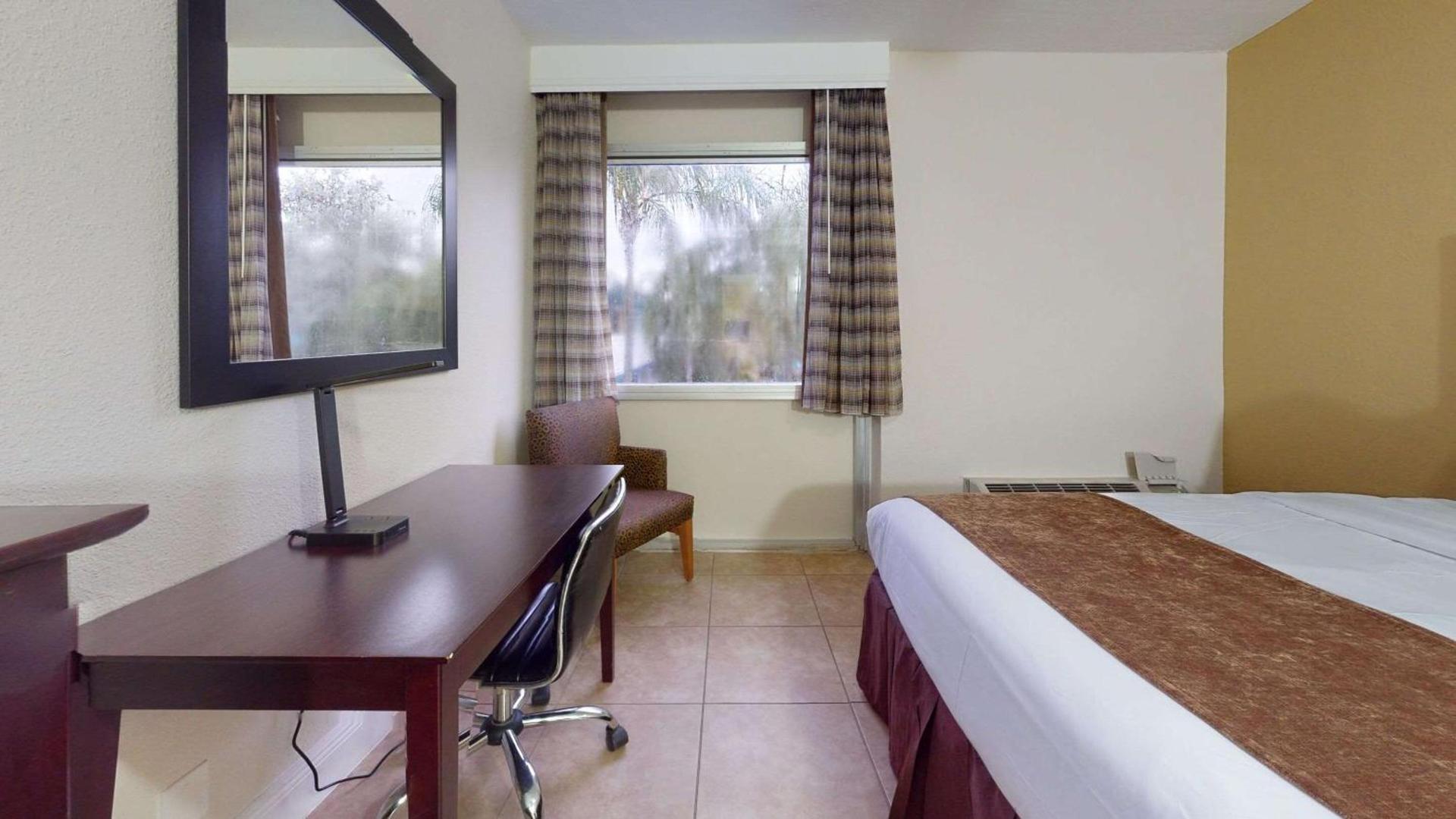 Rodeway Inn & Suites Fort Lauderdale Airport & Cruise Port photo 48