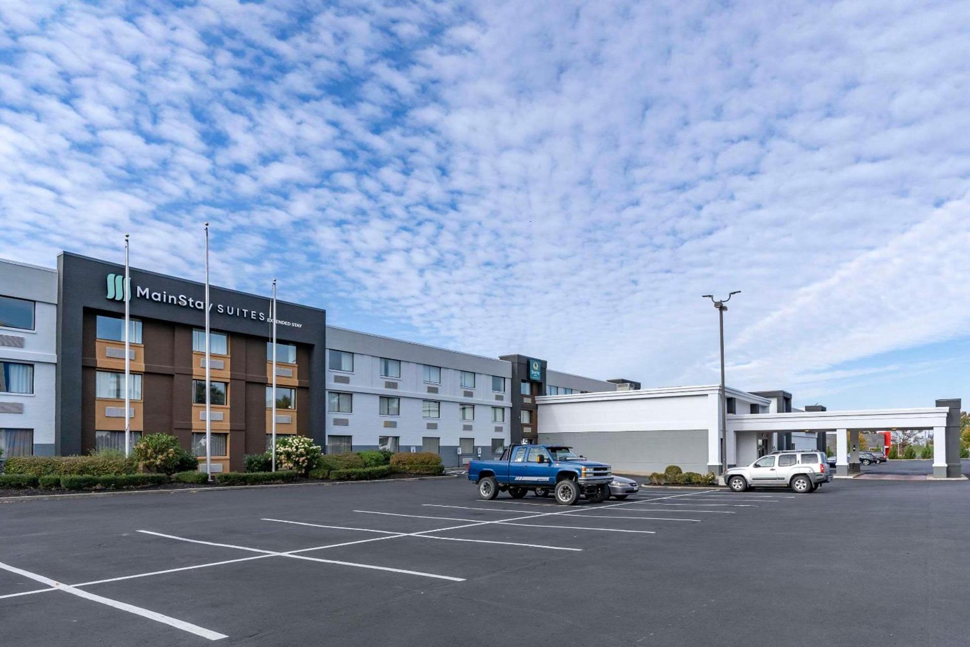 MainStay Suites Lexington I-75 photo 2