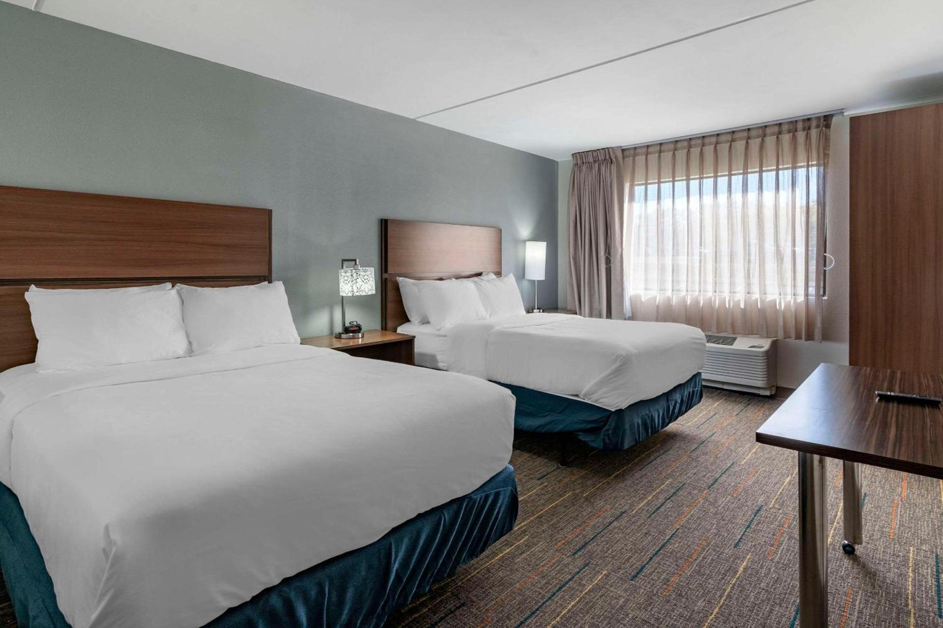 MainStay Suites Lexington I-75 photo 15