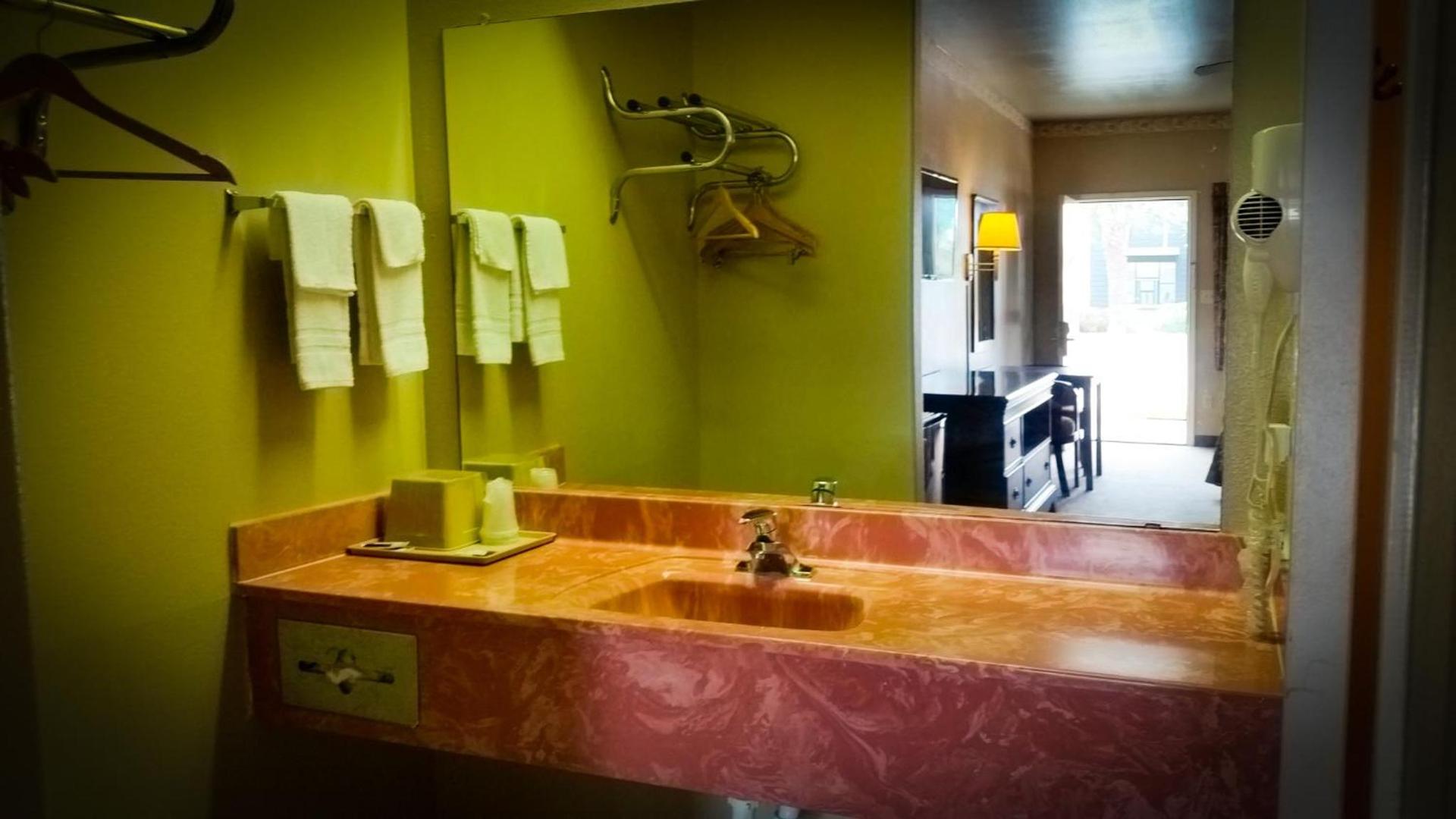 La Copa Inn Brownsville photo 13