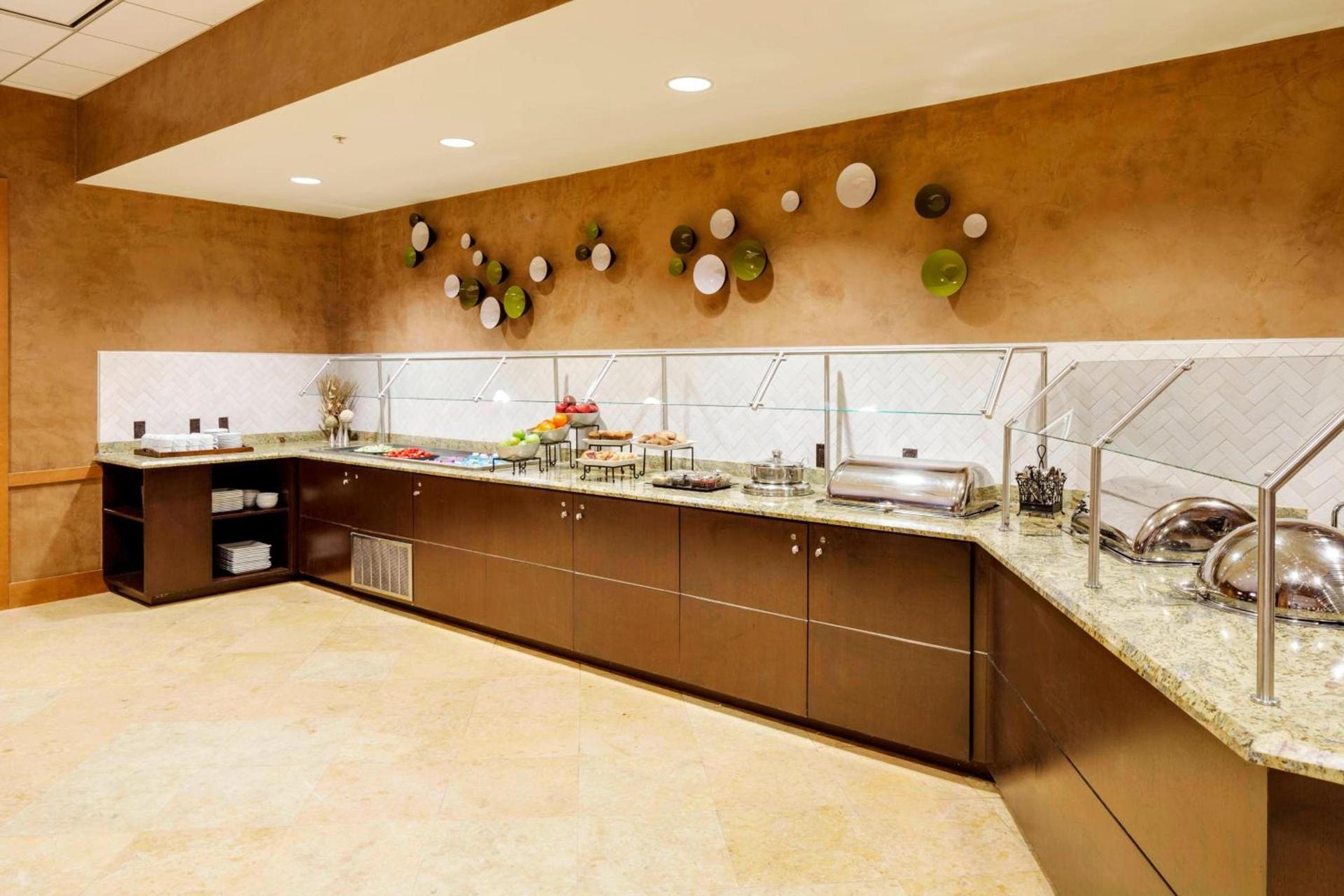 Courtyard by Marriott Boston Logan Airport photo 5