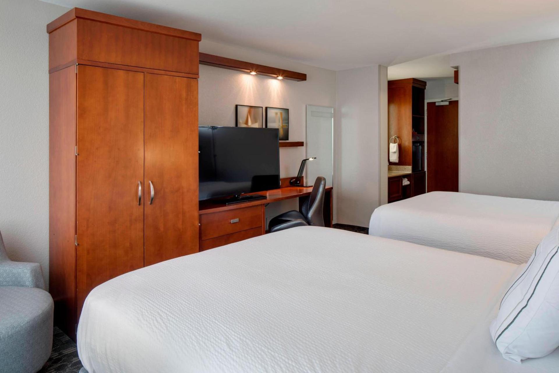Courtyard by Marriott Boston Logan Airport photo 22