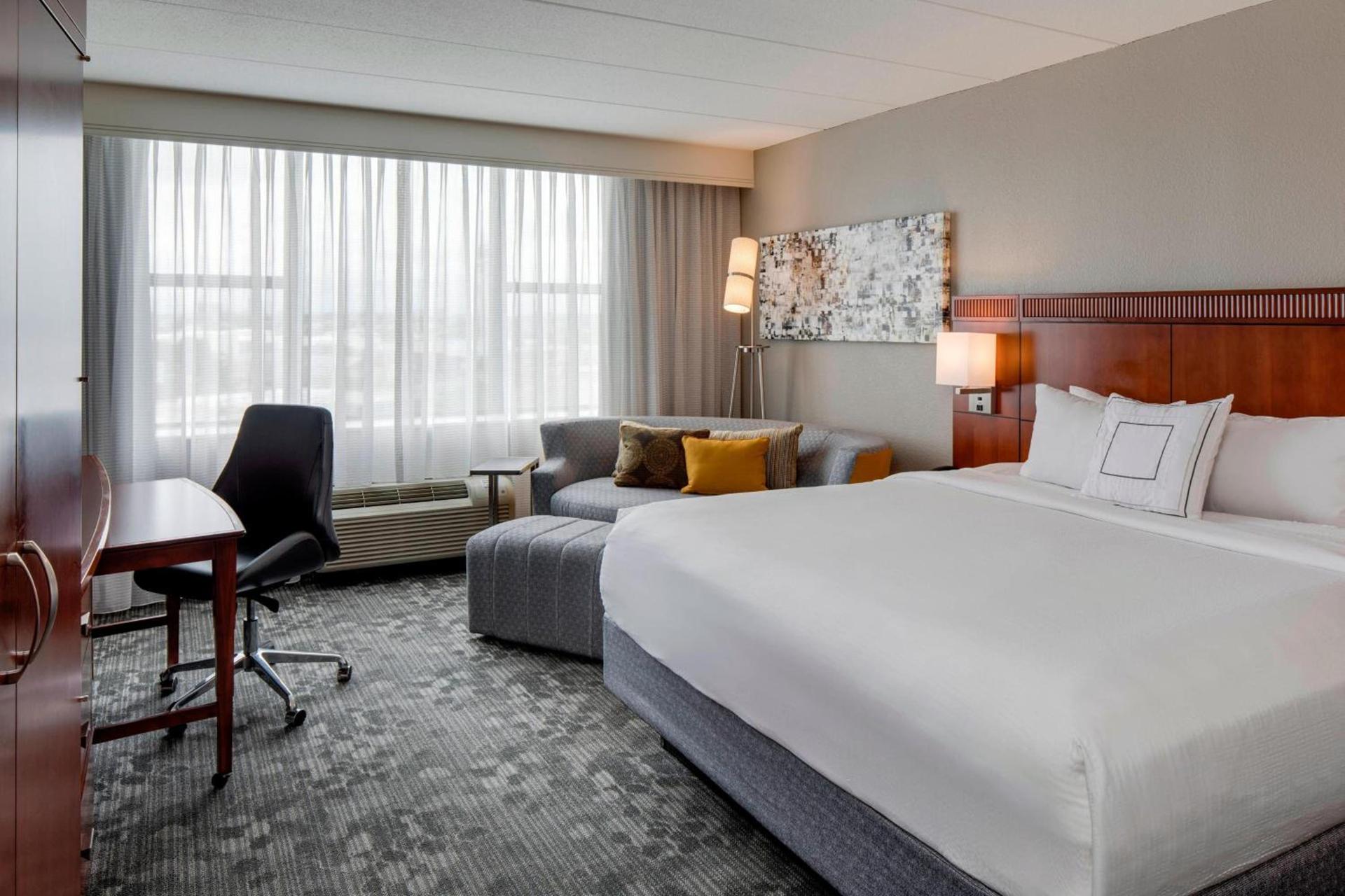 Courtyard by Marriott Boston Logan Airport photo 9