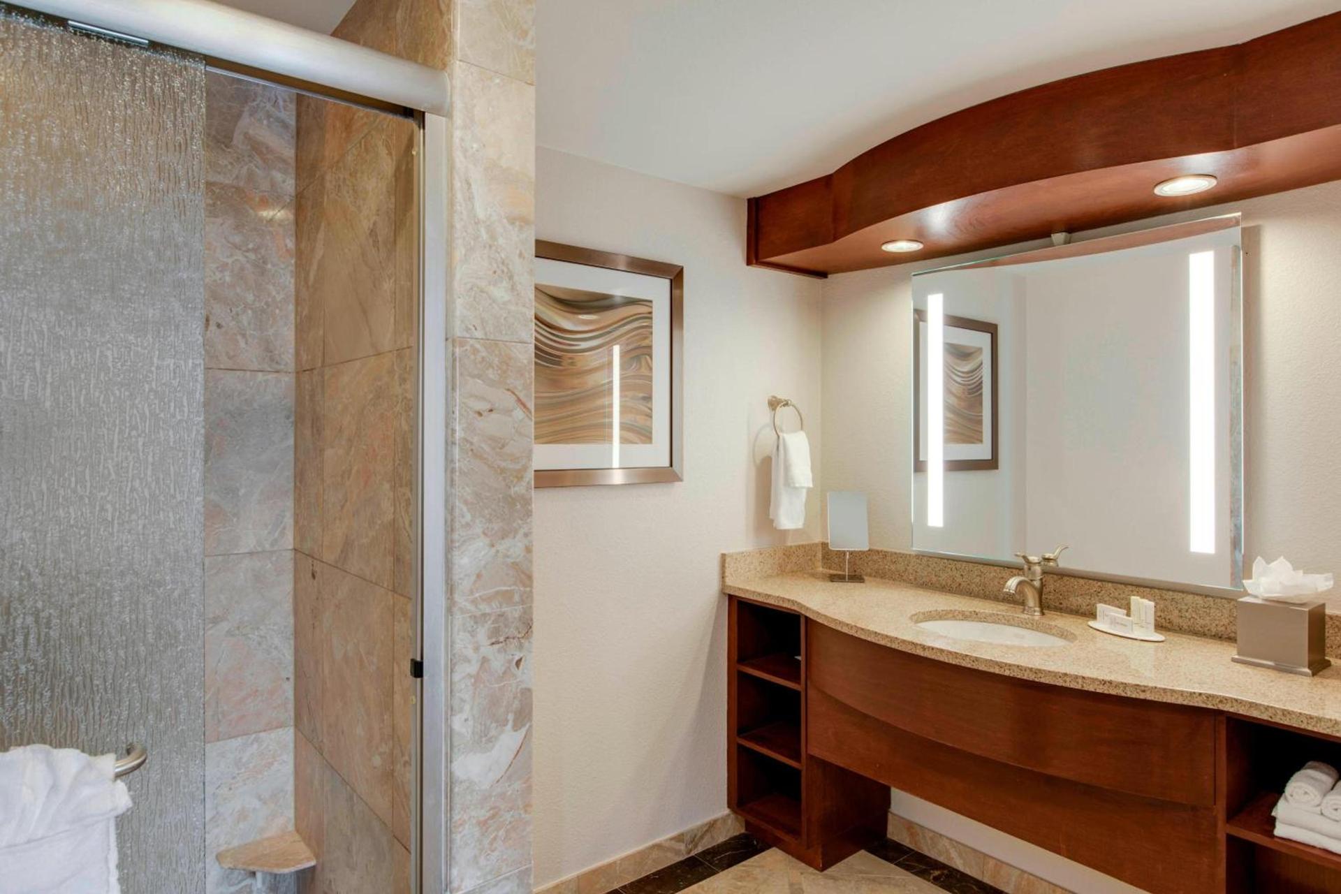 Courtyard by Marriott Boston Logan Airport photo 4