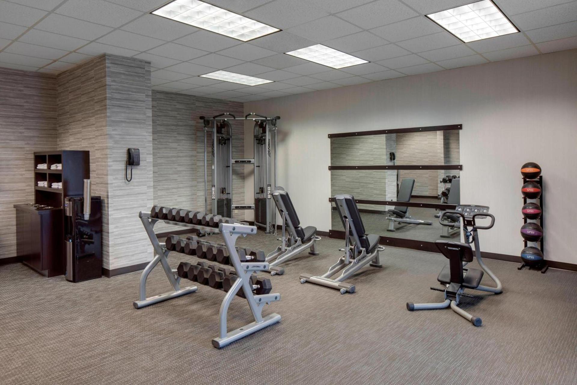 Courtyard by Marriott Boston Logan Airport photo 12