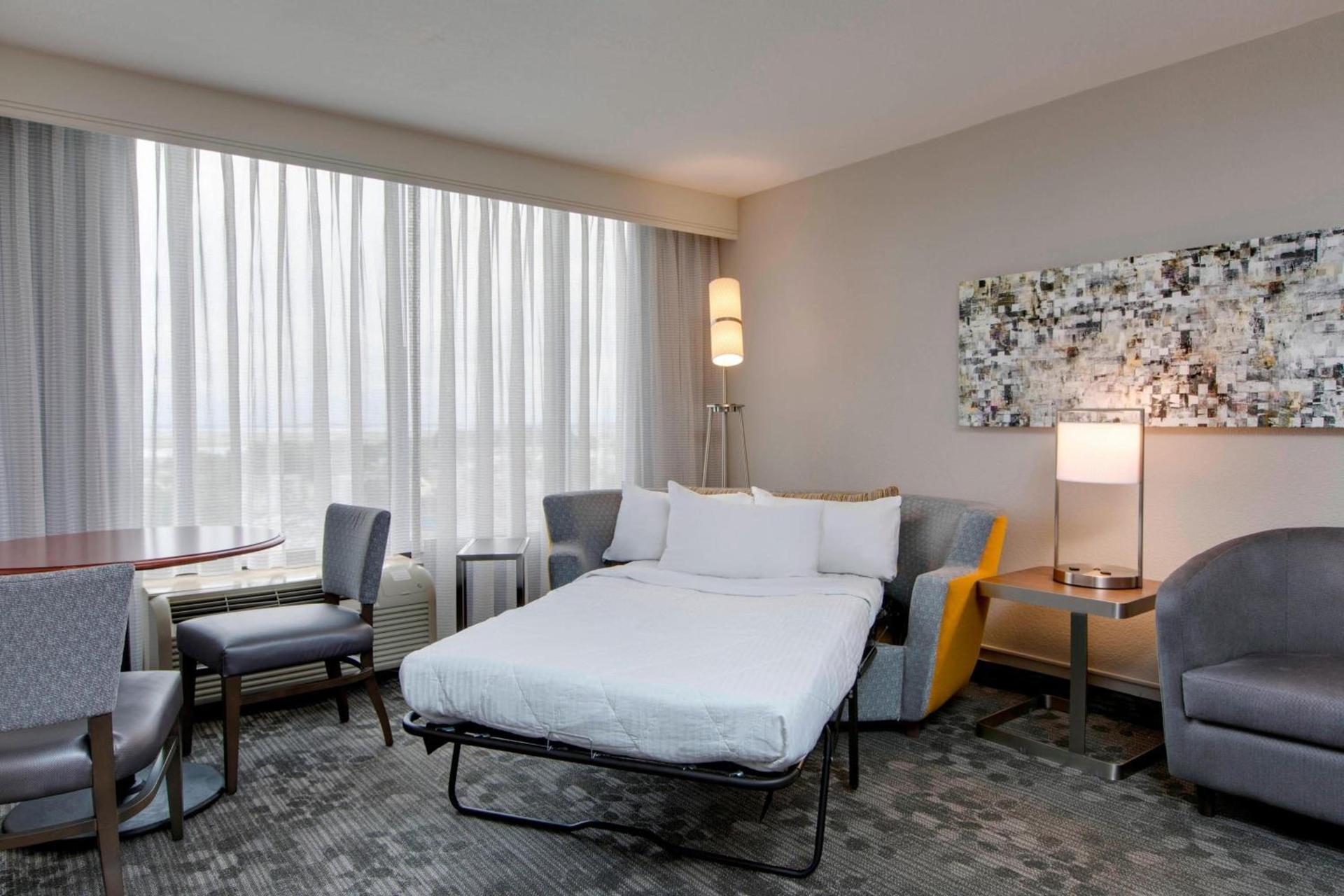 Courtyard by Marriott Boston Logan Airport photo 21