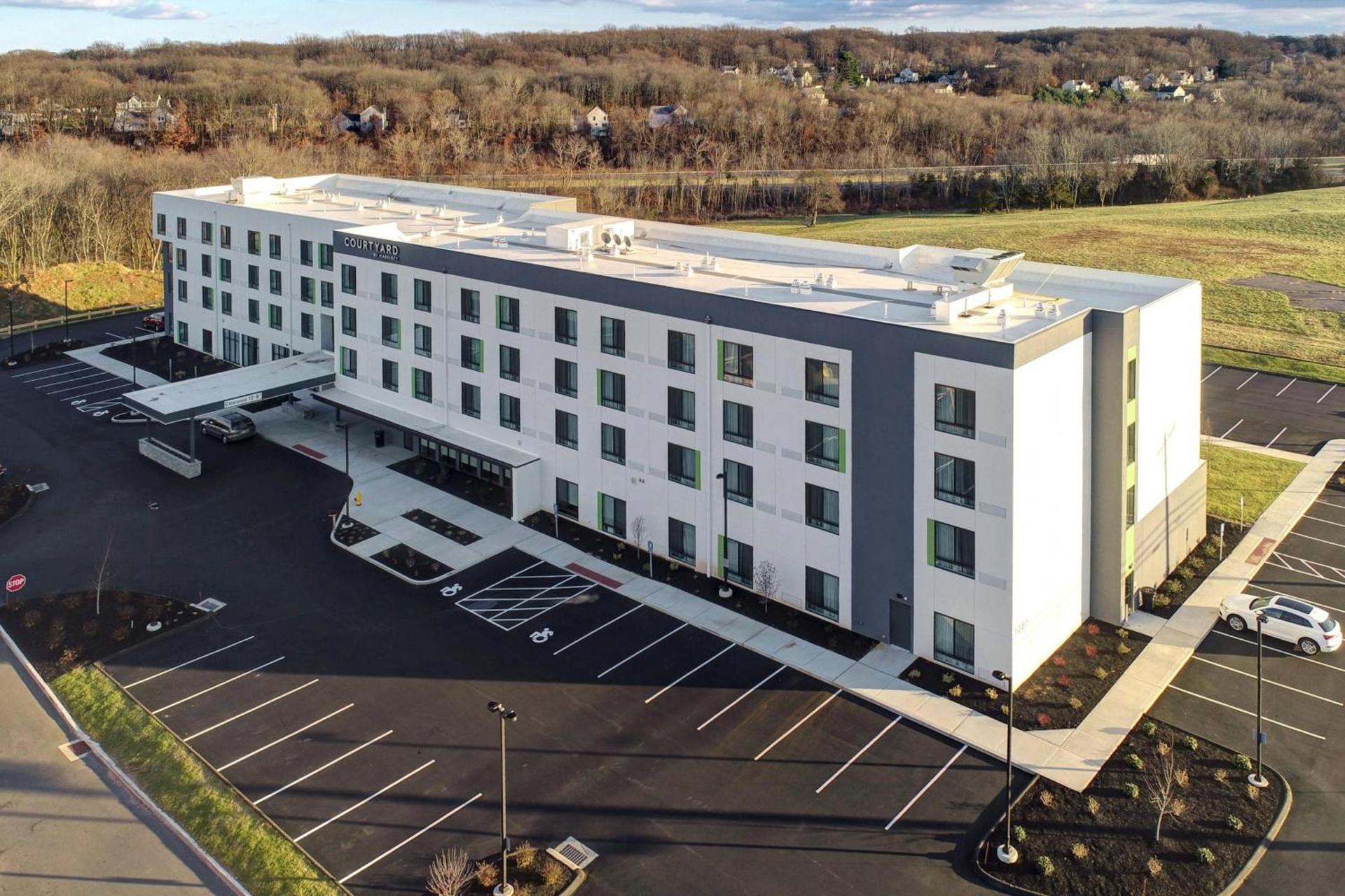 Courtyard by Marriott Southington — hotel in Southington