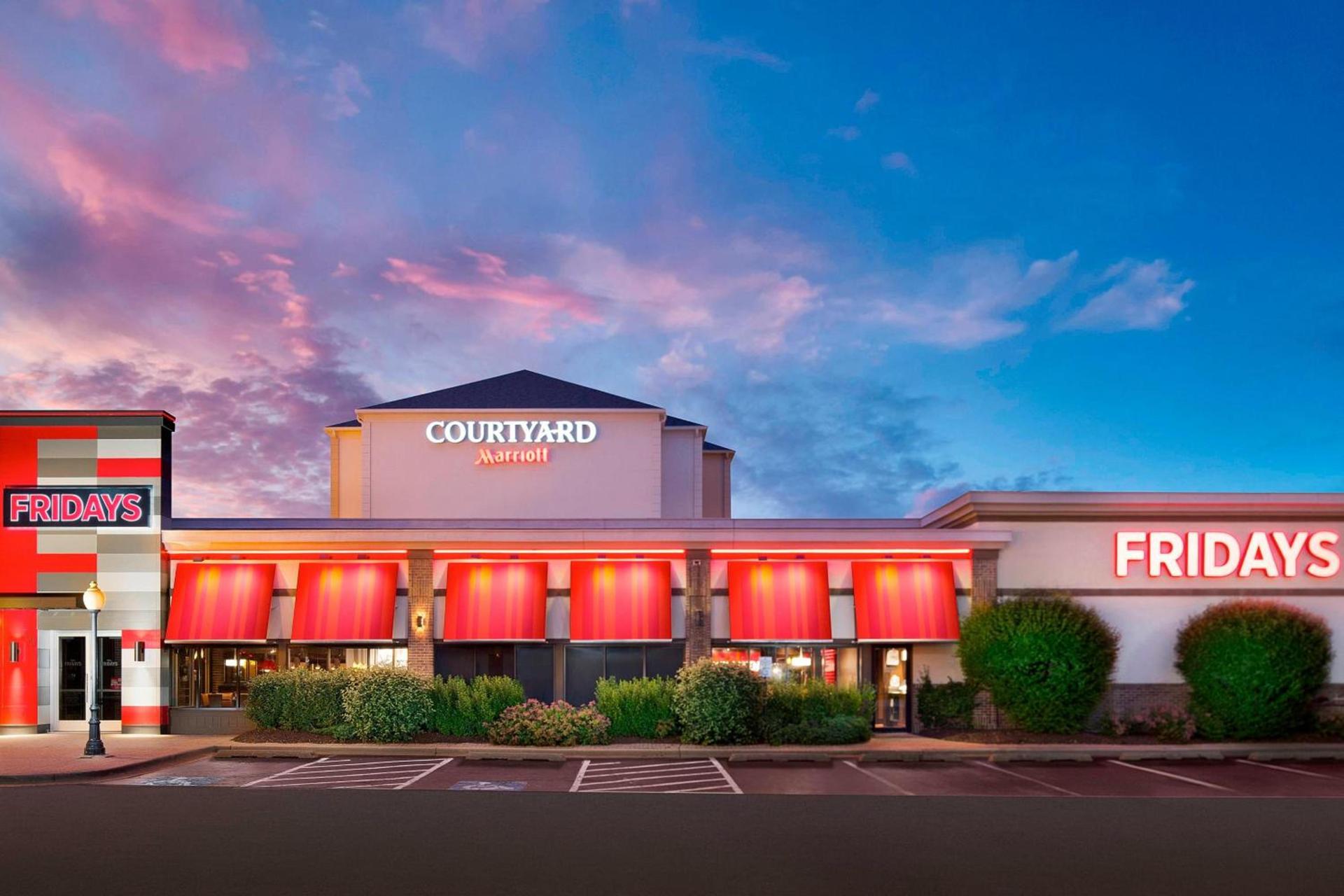 Courtyard Chicago Midway Airport photo 27