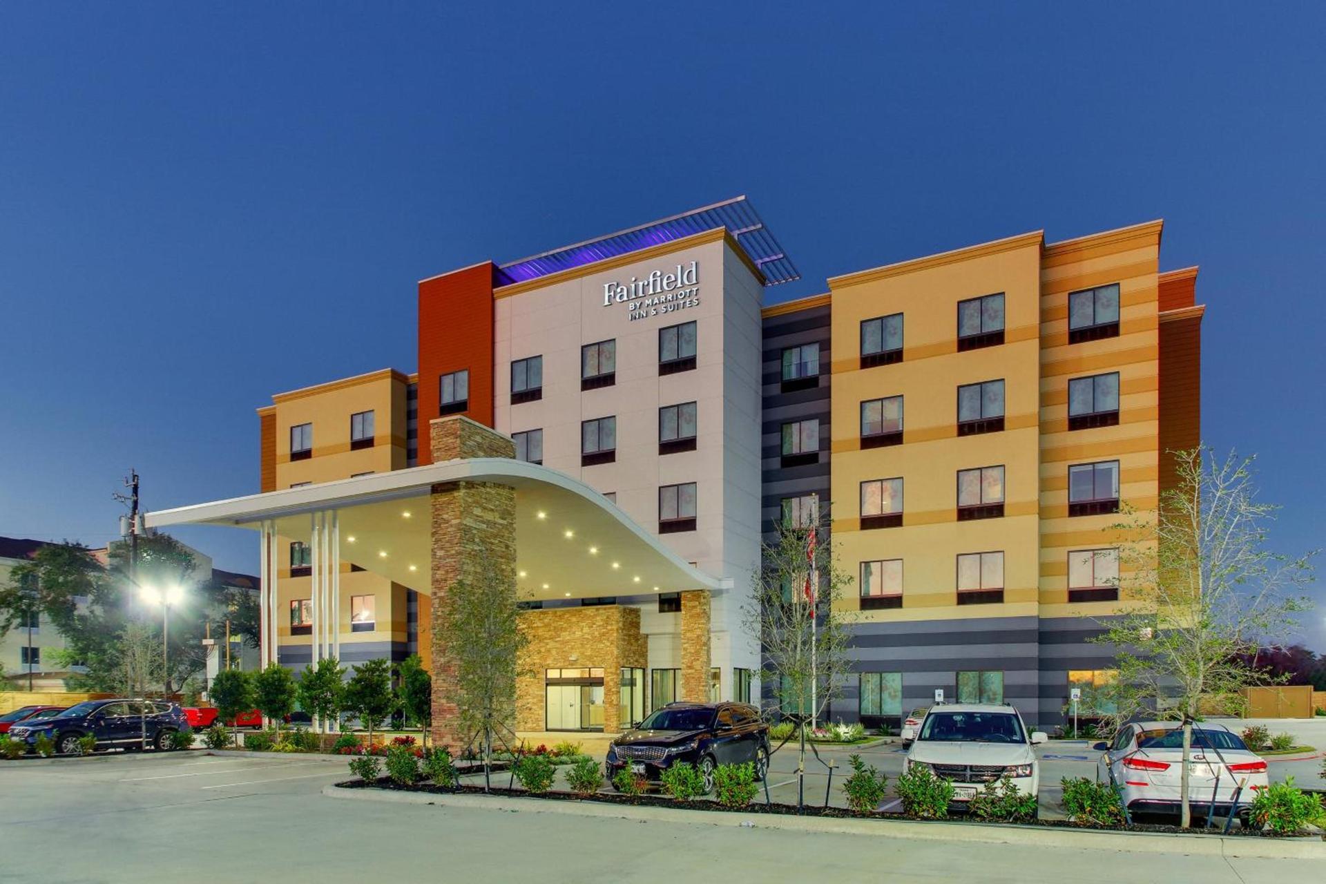 Fairfield Inn and Suites by Marriott Houston Brookhollow photo 2