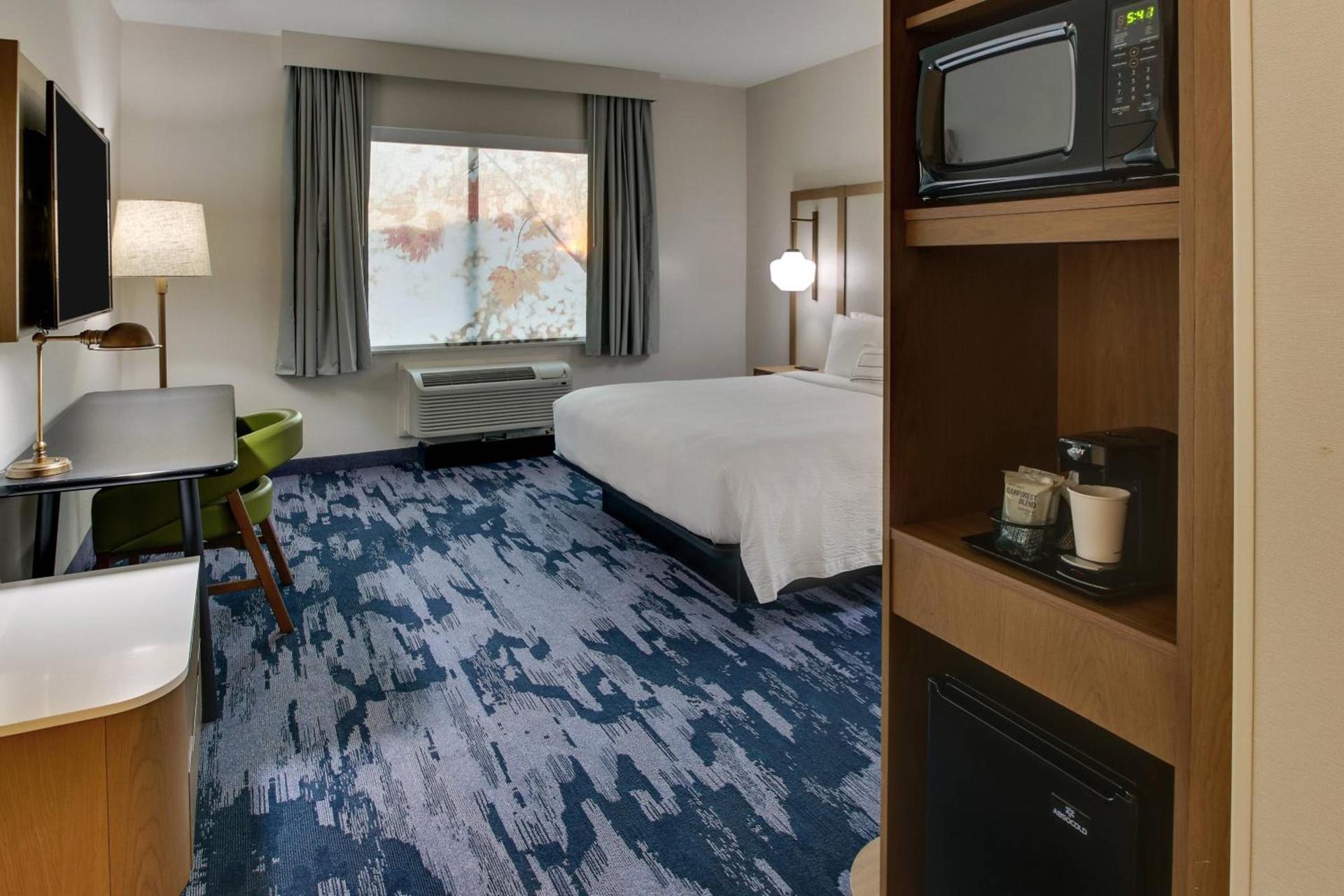 Fairfield Inn and Suites by Marriott Houston Brookhollow photo 13