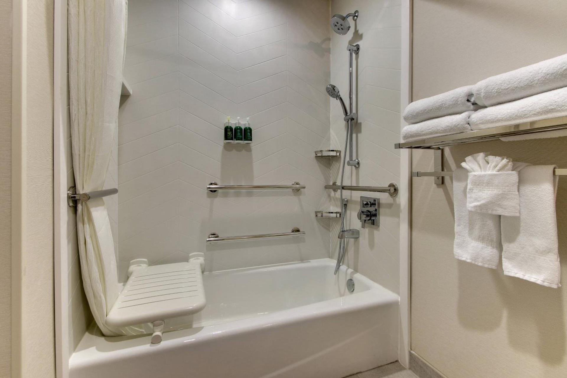 Fairfield Inn and Suites by Marriott Houston Brookhollow photo 15