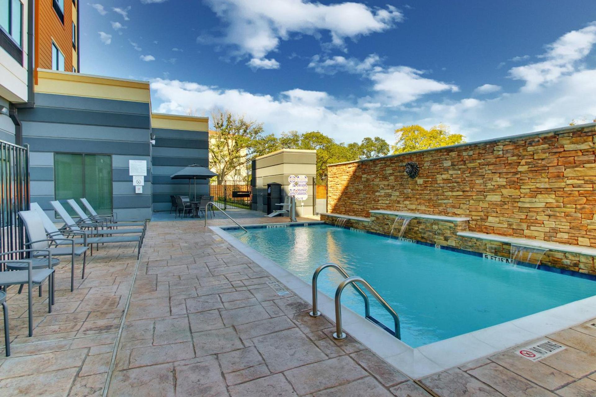 Fairfield Inn and Suites by Marriott Houston Brookhollow photo 27