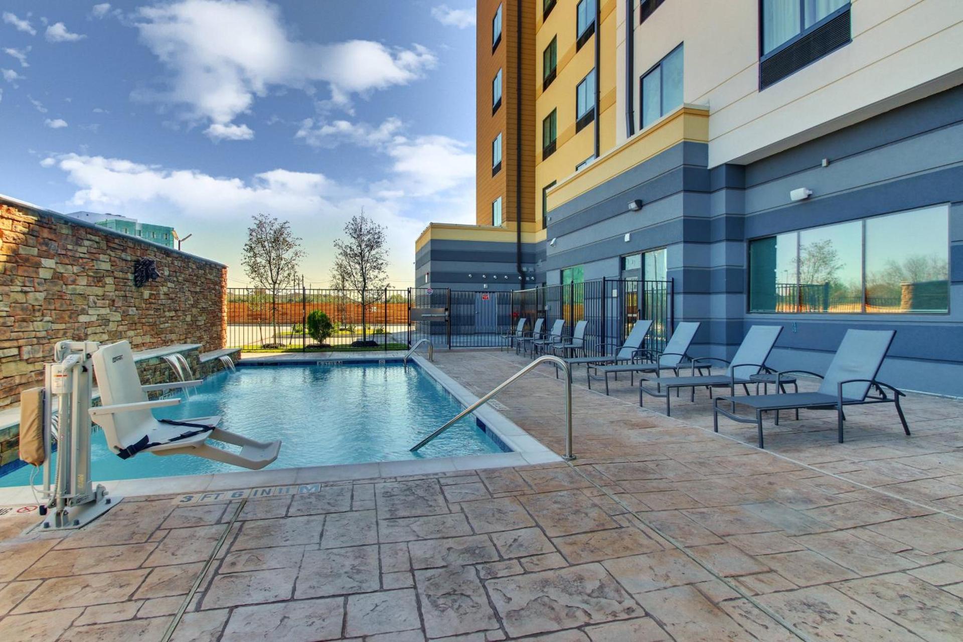Fairfield Inn and Suites by Marriott Houston Brookhollow photo 28