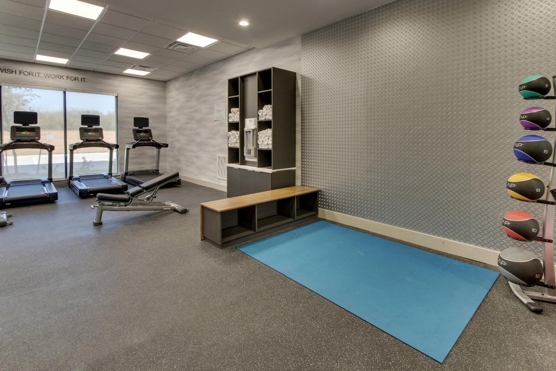 Fairfield Inn and Suites by Marriott Houston Brookhollow photo 31