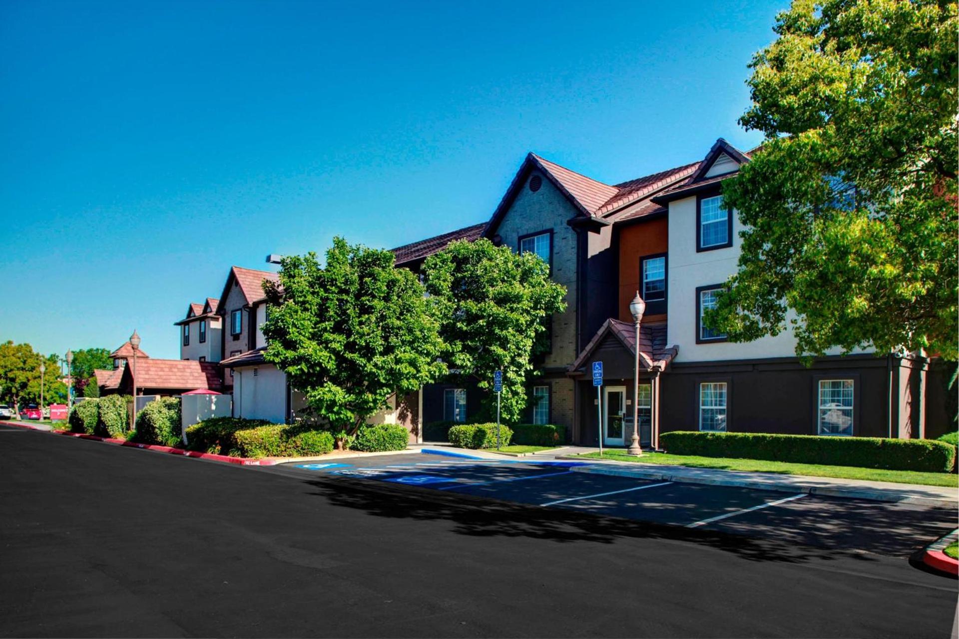 TownePlace Suites Fresno photo 1