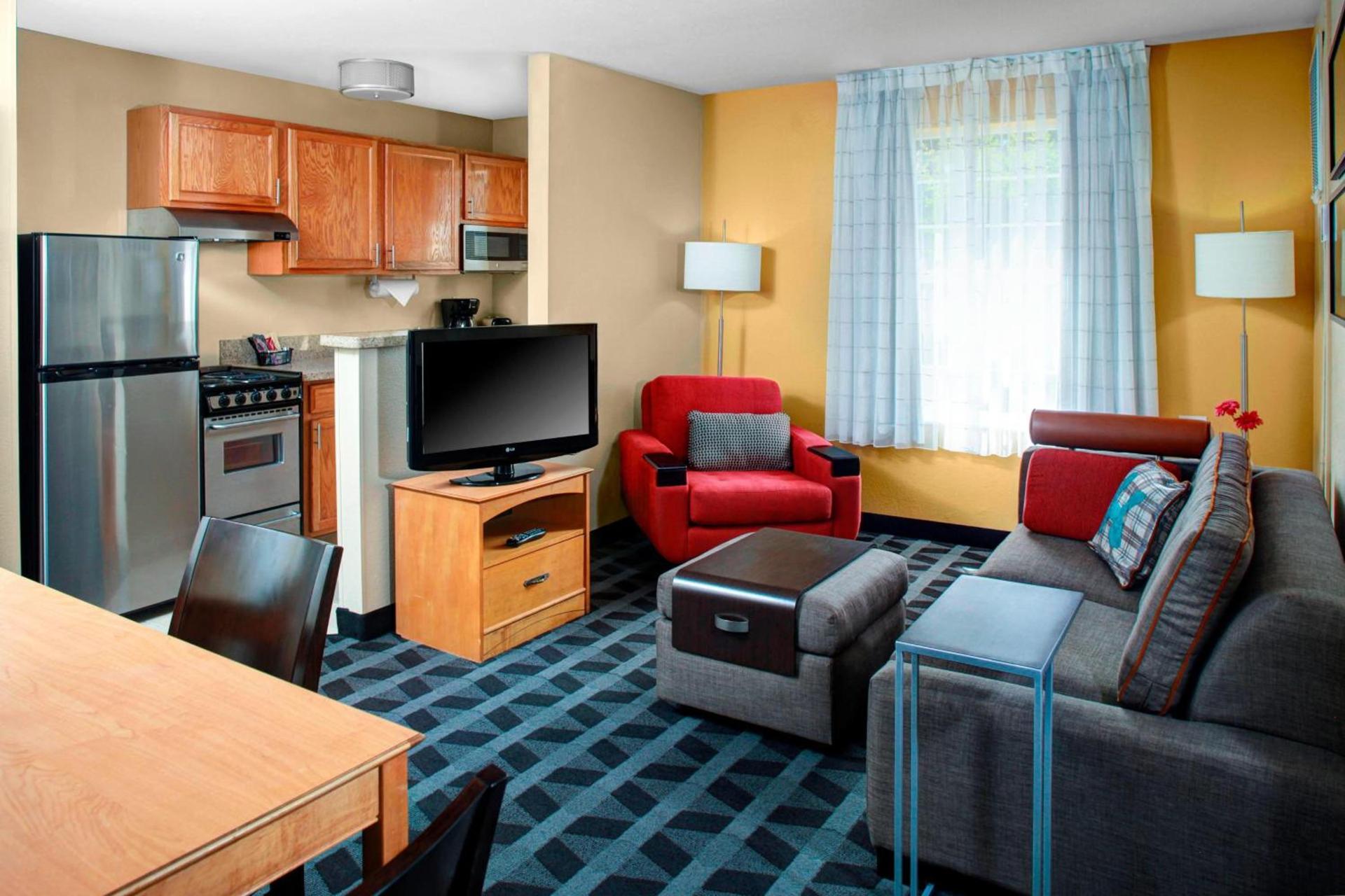 TownePlace Suites Fresno photo 4