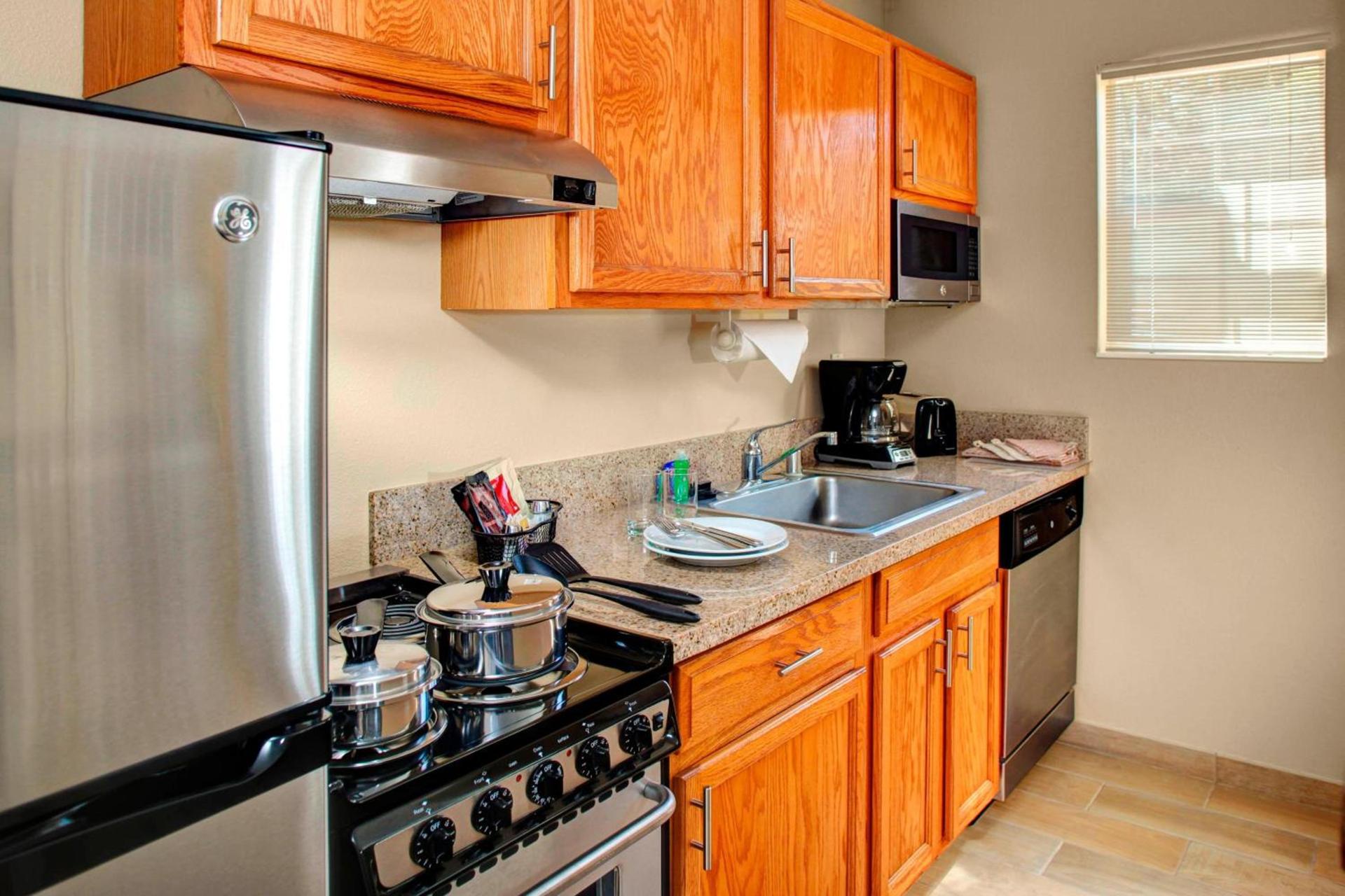 TownePlace Suites Fresno photo 6
