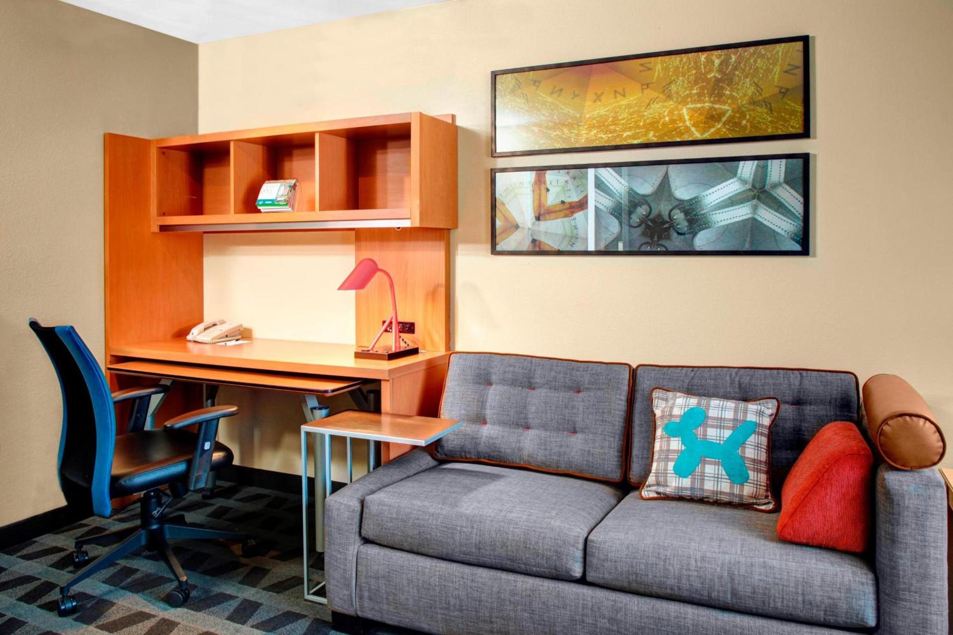 TownePlace Suites Fresno photo 22