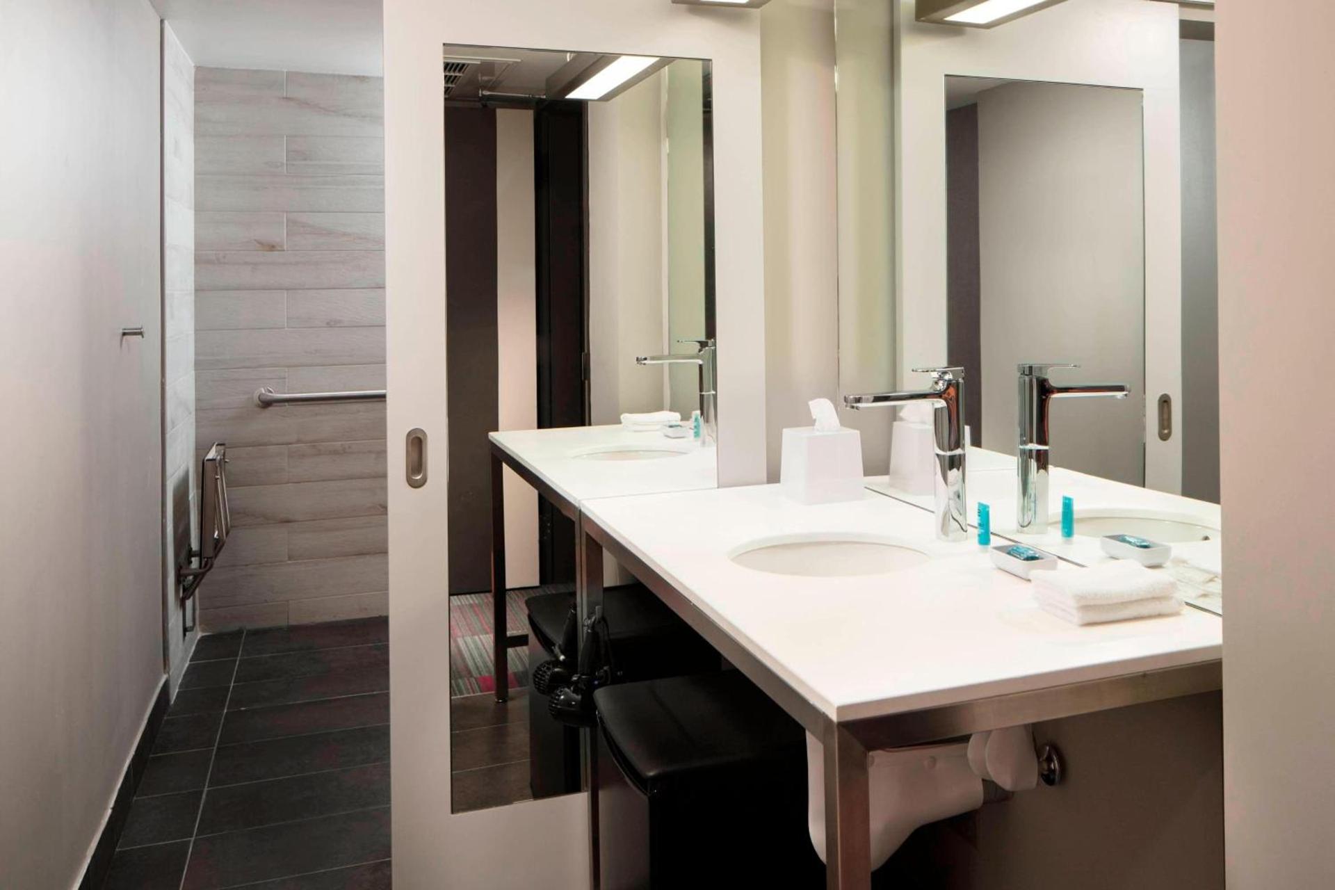 Aloft by Marriott Coral Gables photo 9