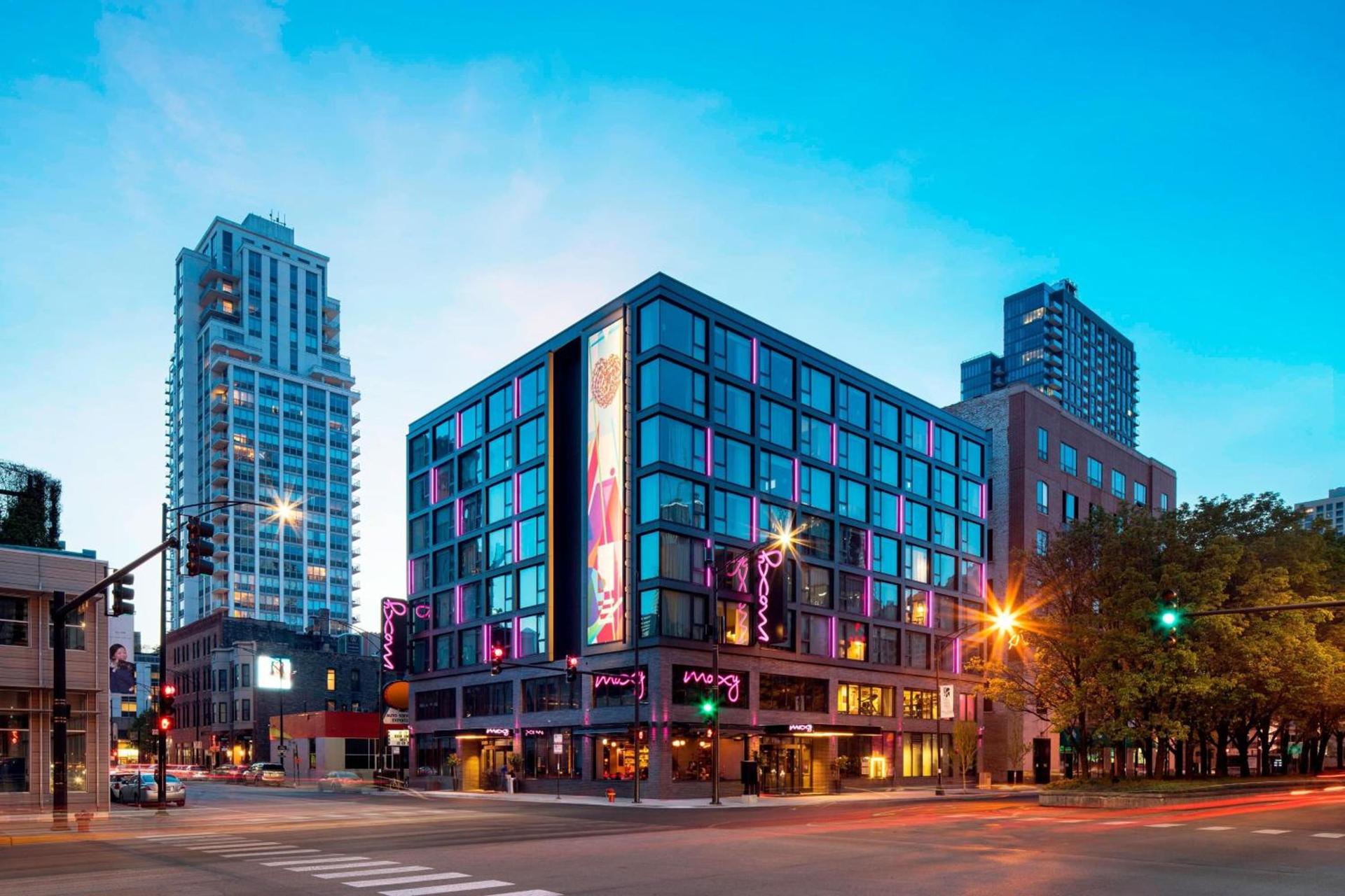 Moxy Chicago Downtown photo 2