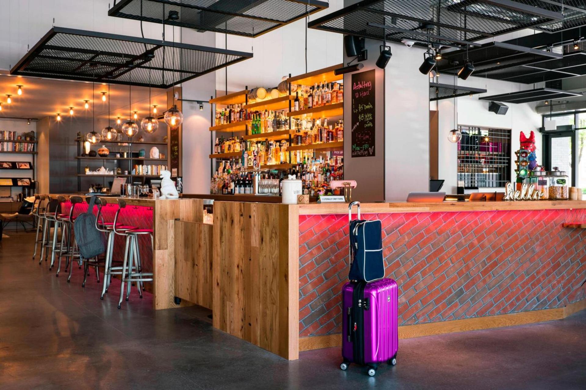Moxy Chicago Downtown photo 3