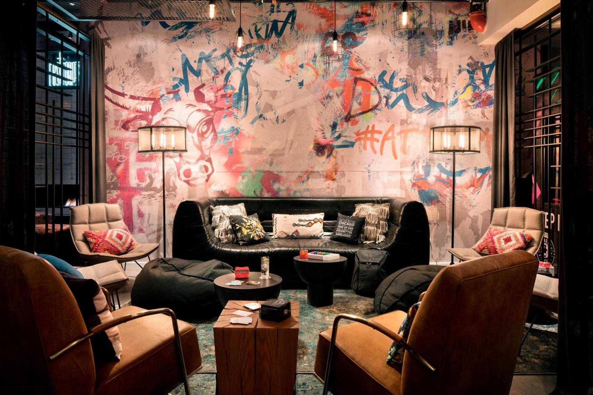 Moxy Chicago Downtown photo 5