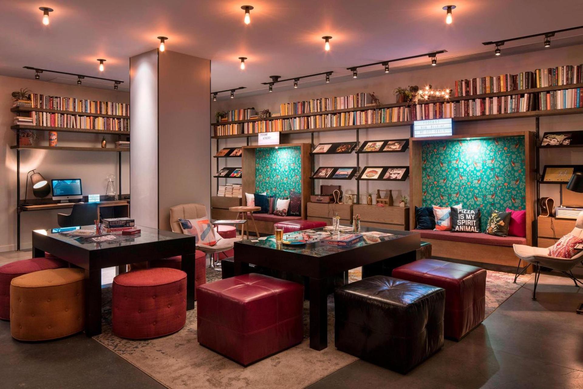 Moxy Chicago Downtown photo 25