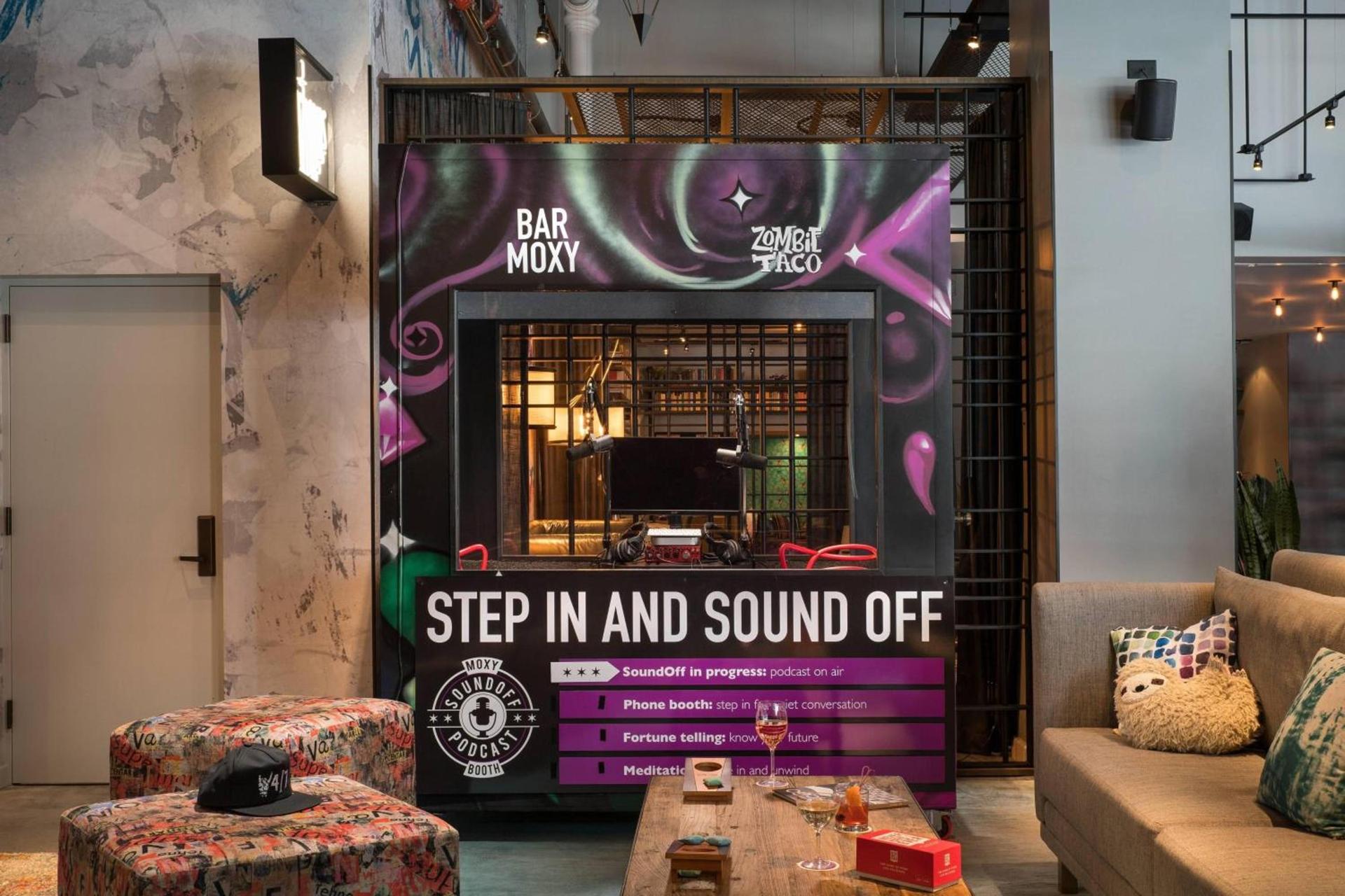 Moxy Chicago Downtown photo 27