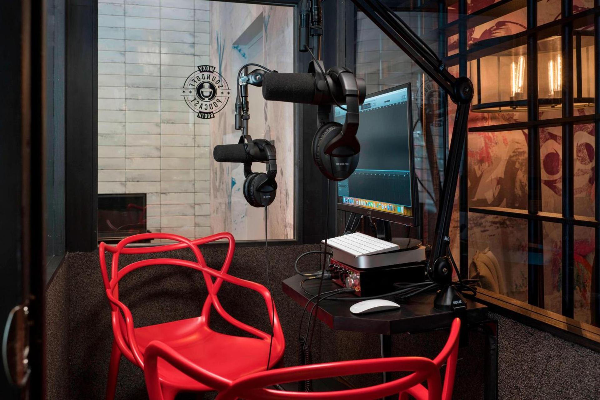Moxy Chicago Downtown photo 28