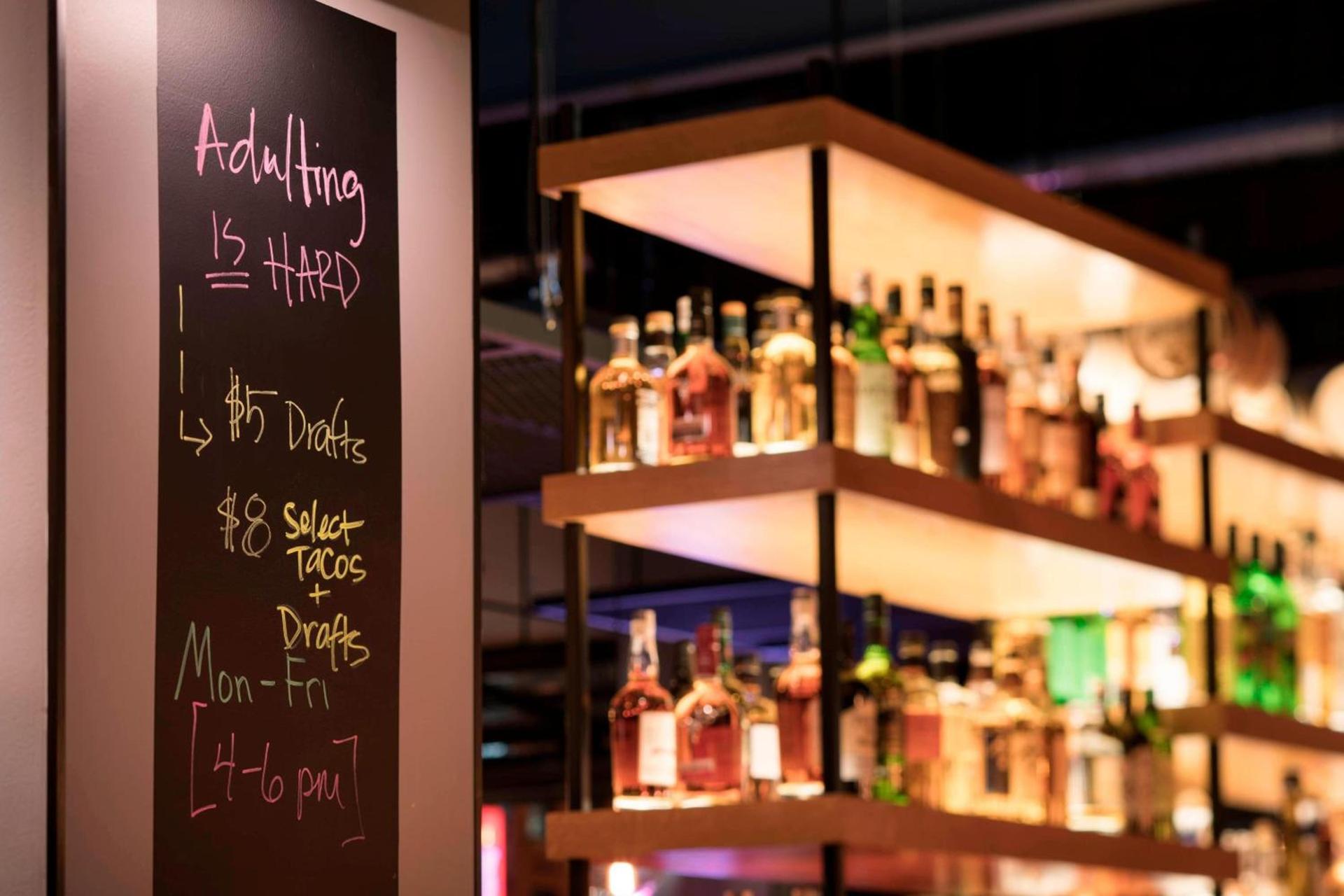 Moxy Chicago Downtown photo 35