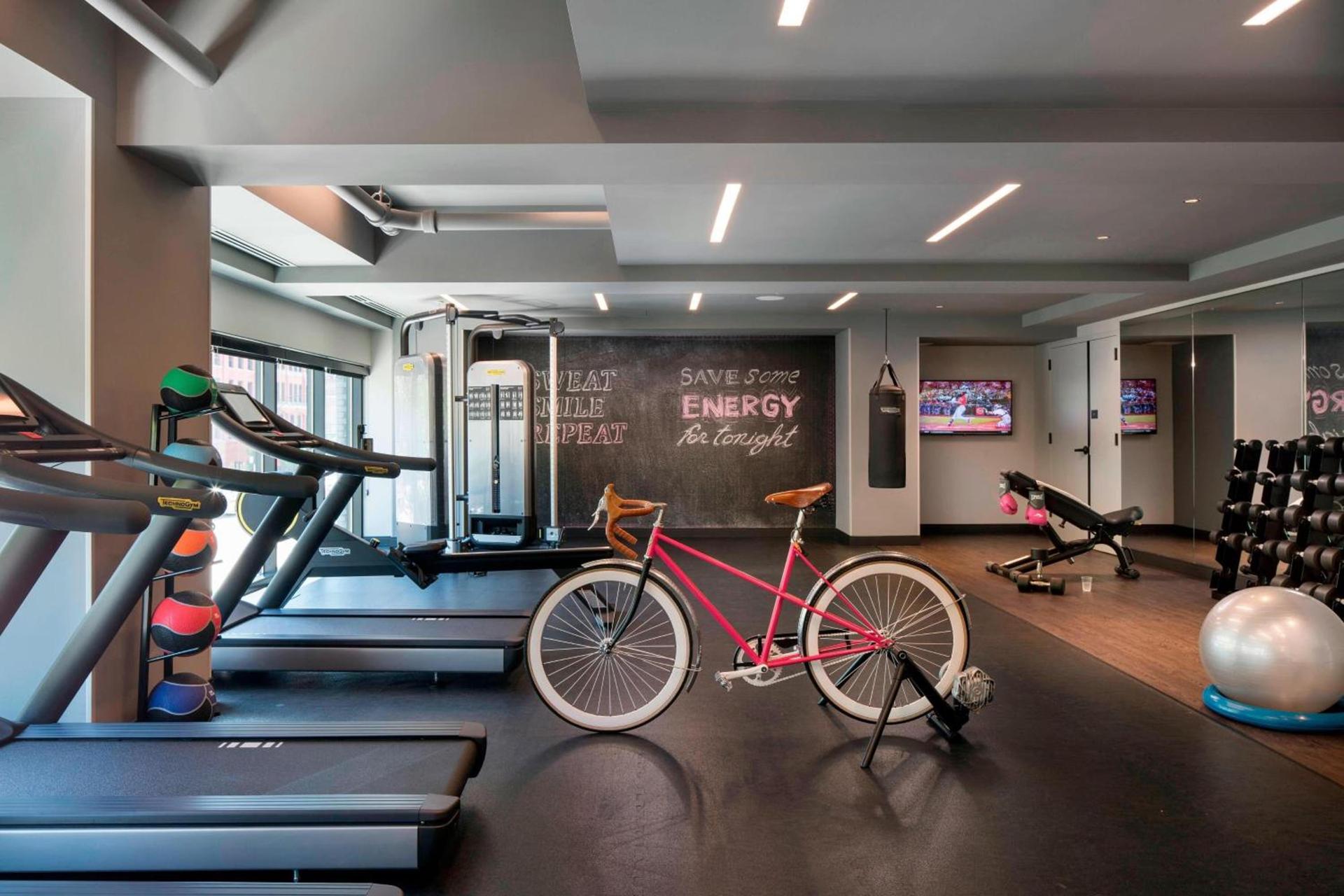Moxy Chicago Downtown photo 44