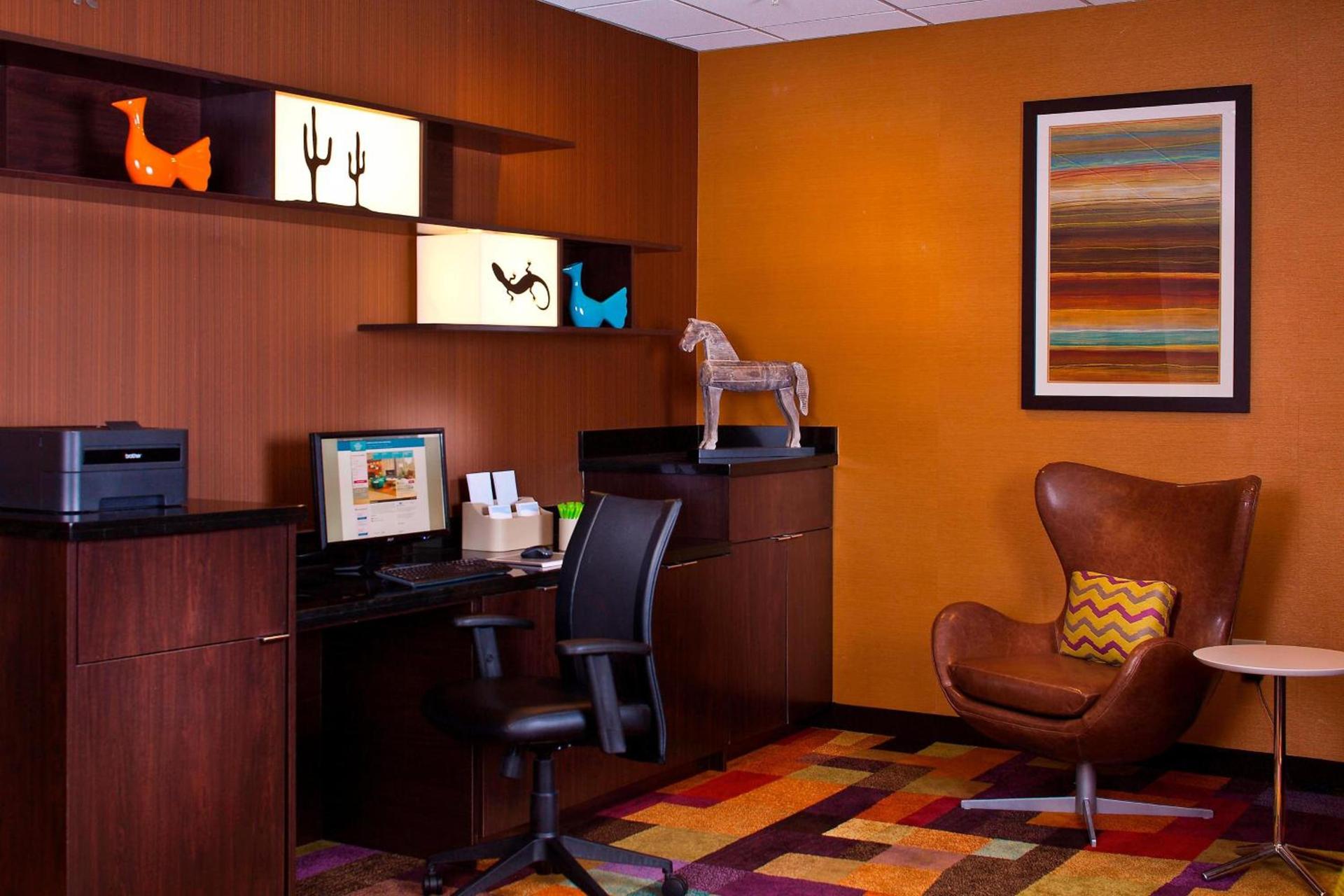 Fairfield Inn & Suites Houston Hobby Airport photo 7