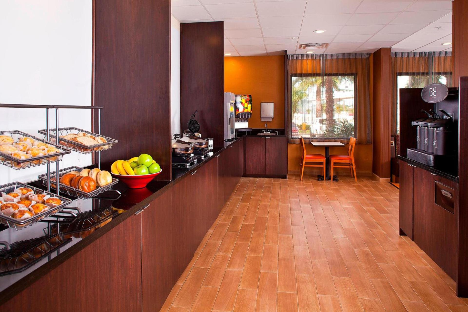 Fairfield Inn & Suites Houston Hobby Airport photo 10