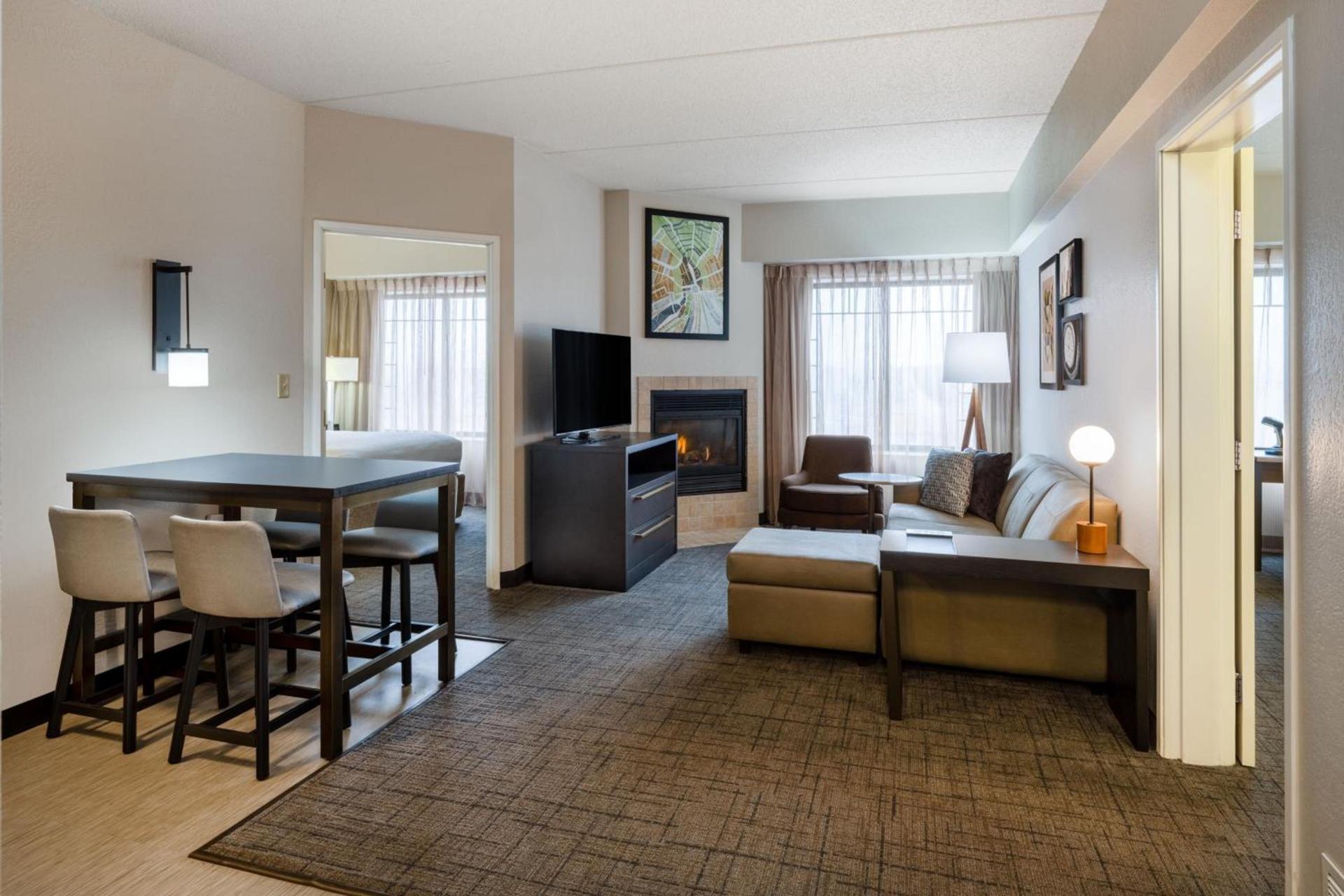Residence Inn by Marriott Chicago Oak Brook photo 10