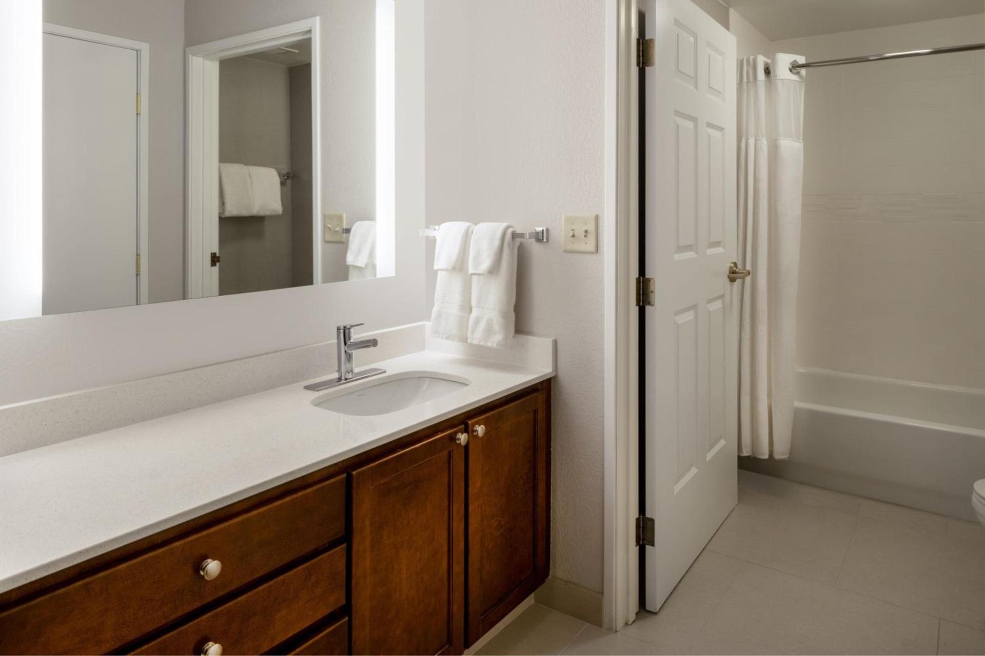 Residence Inn by Marriott Chicago Oak Brook photo 15