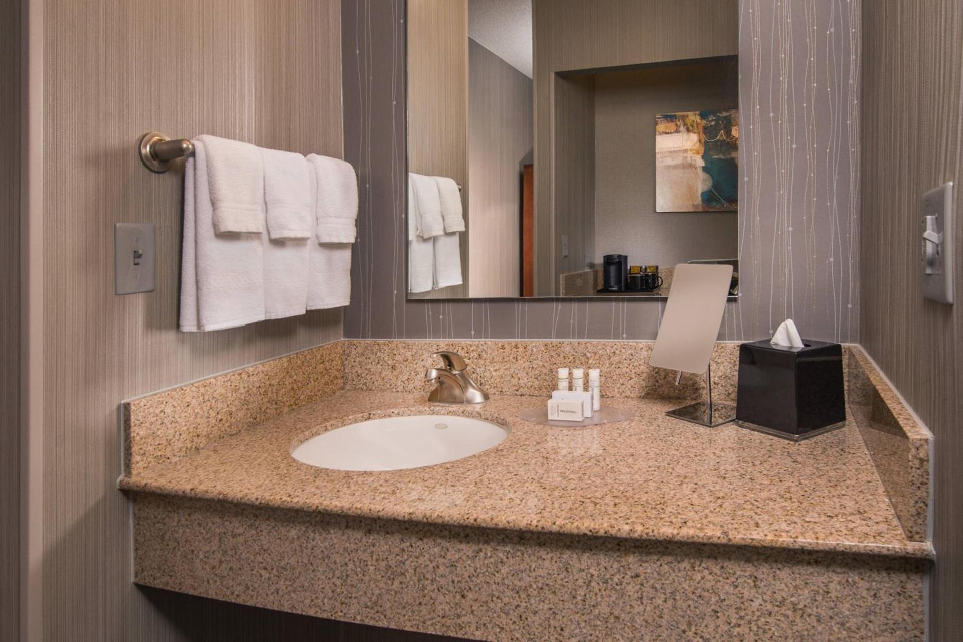 Courtyard by Marriott Dulles Airport Chantilly photo 10