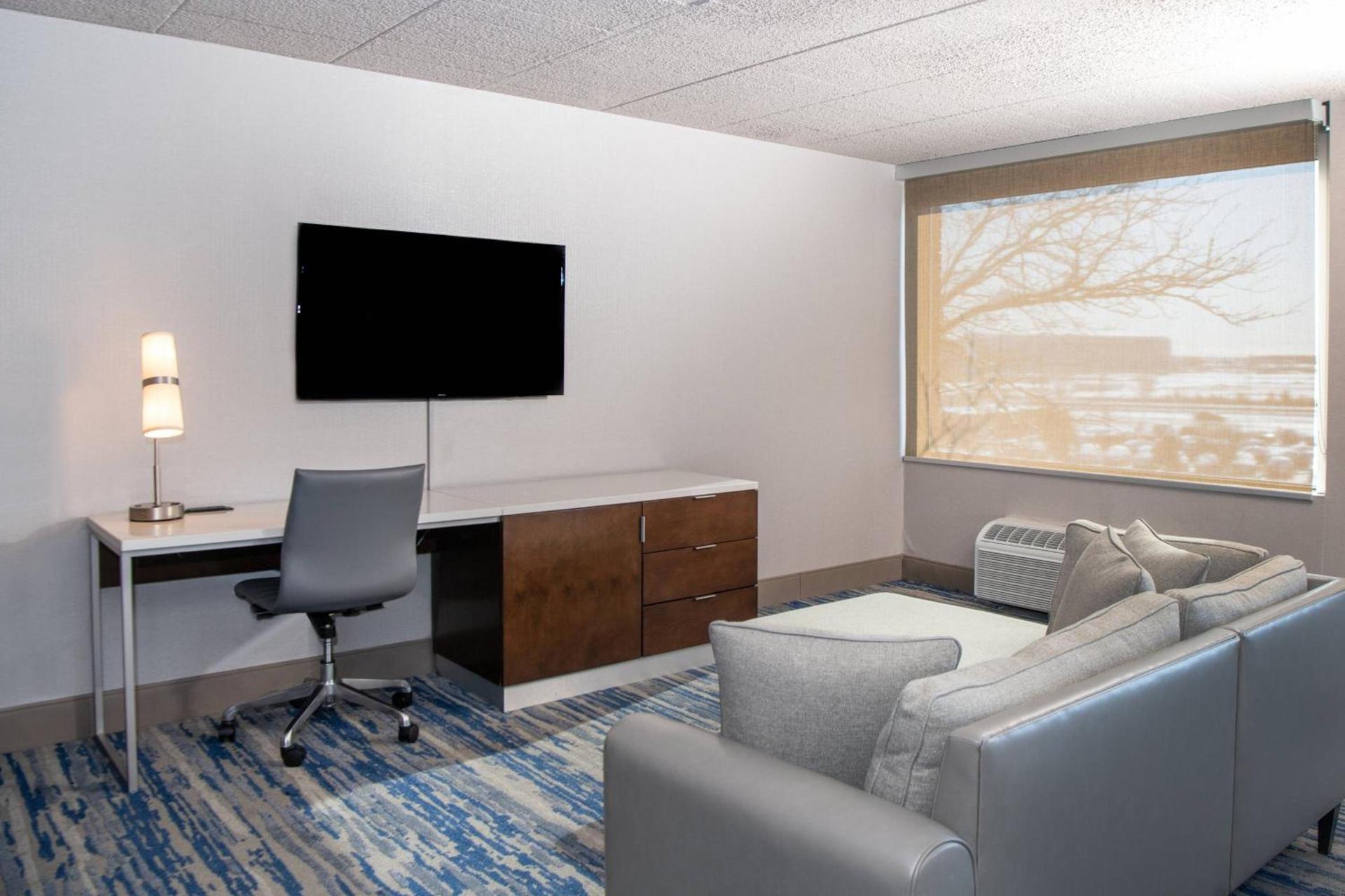 Skyline Hotel Detroit Airport, SureStay Collection by Best Western photo 21