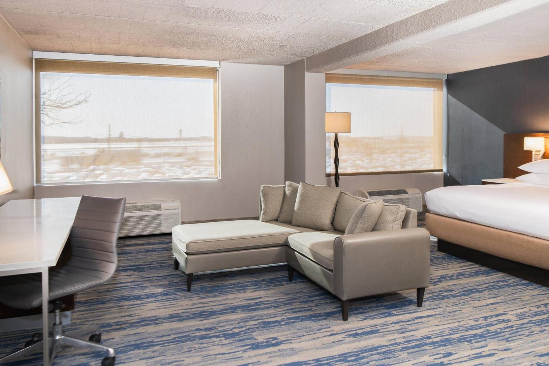Skyline Hotel Detroit Airport, SureStay Collection by Best Western photo 12