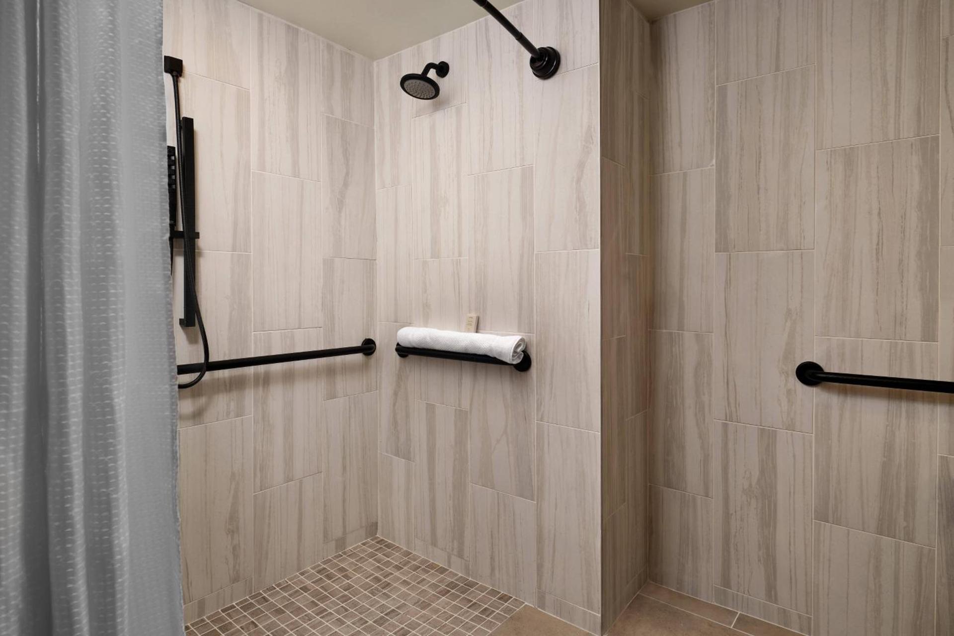 Renaissance Portsmouth-Norfolk Waterfront Hotel photo 9