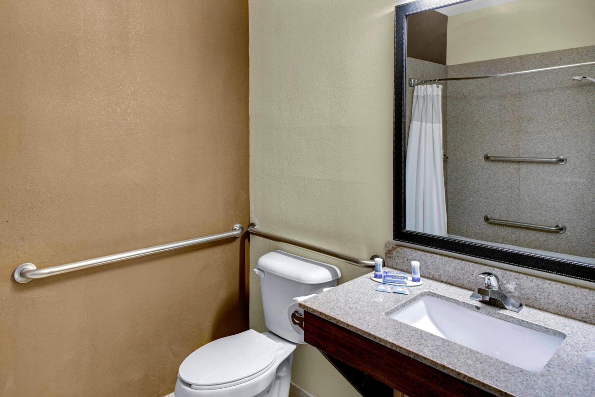 Fairfield Inn by Marriott Dothan photo 11