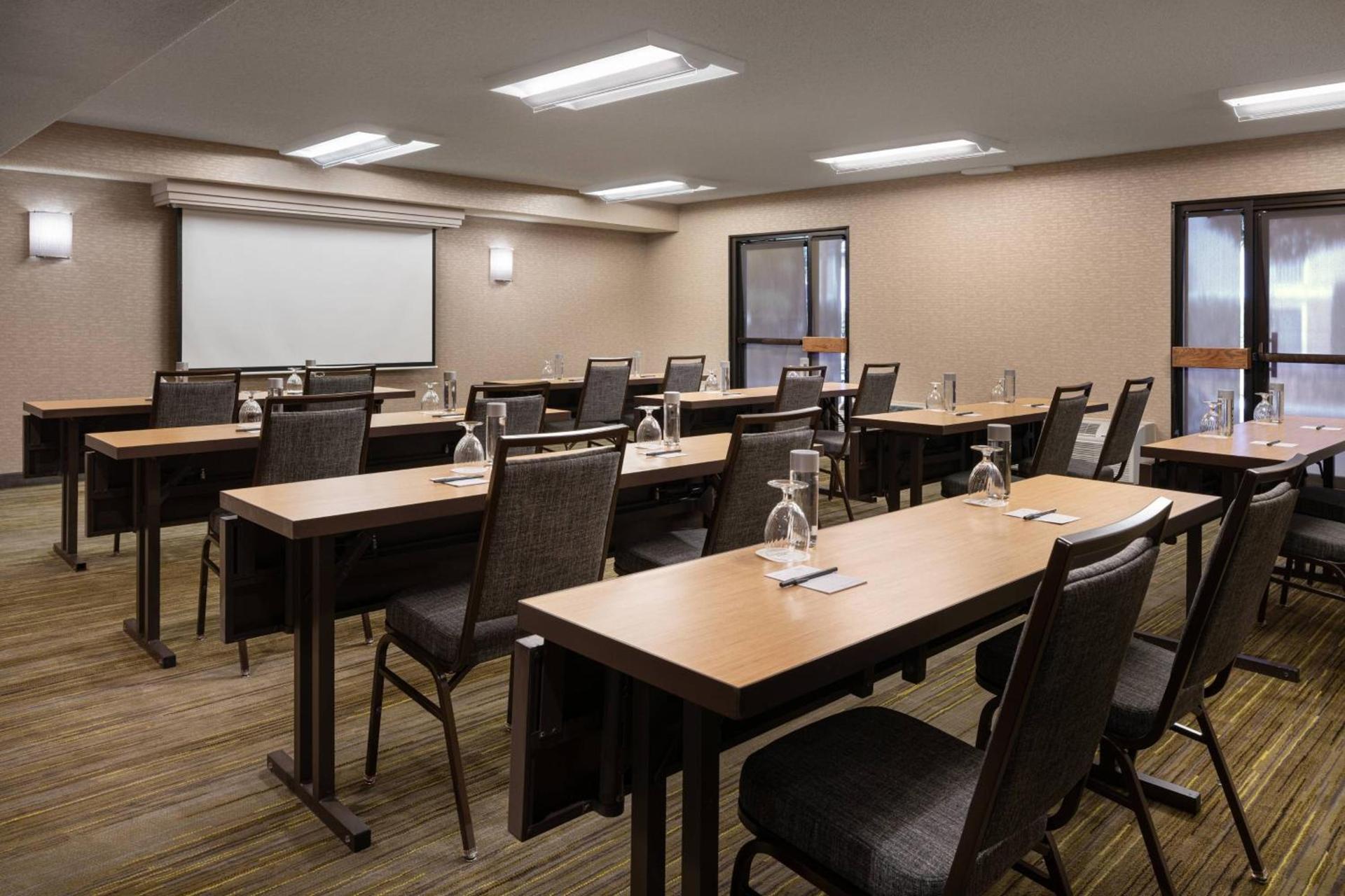 Courtyard by Marriott Las Vegas Convention Center photo 30
