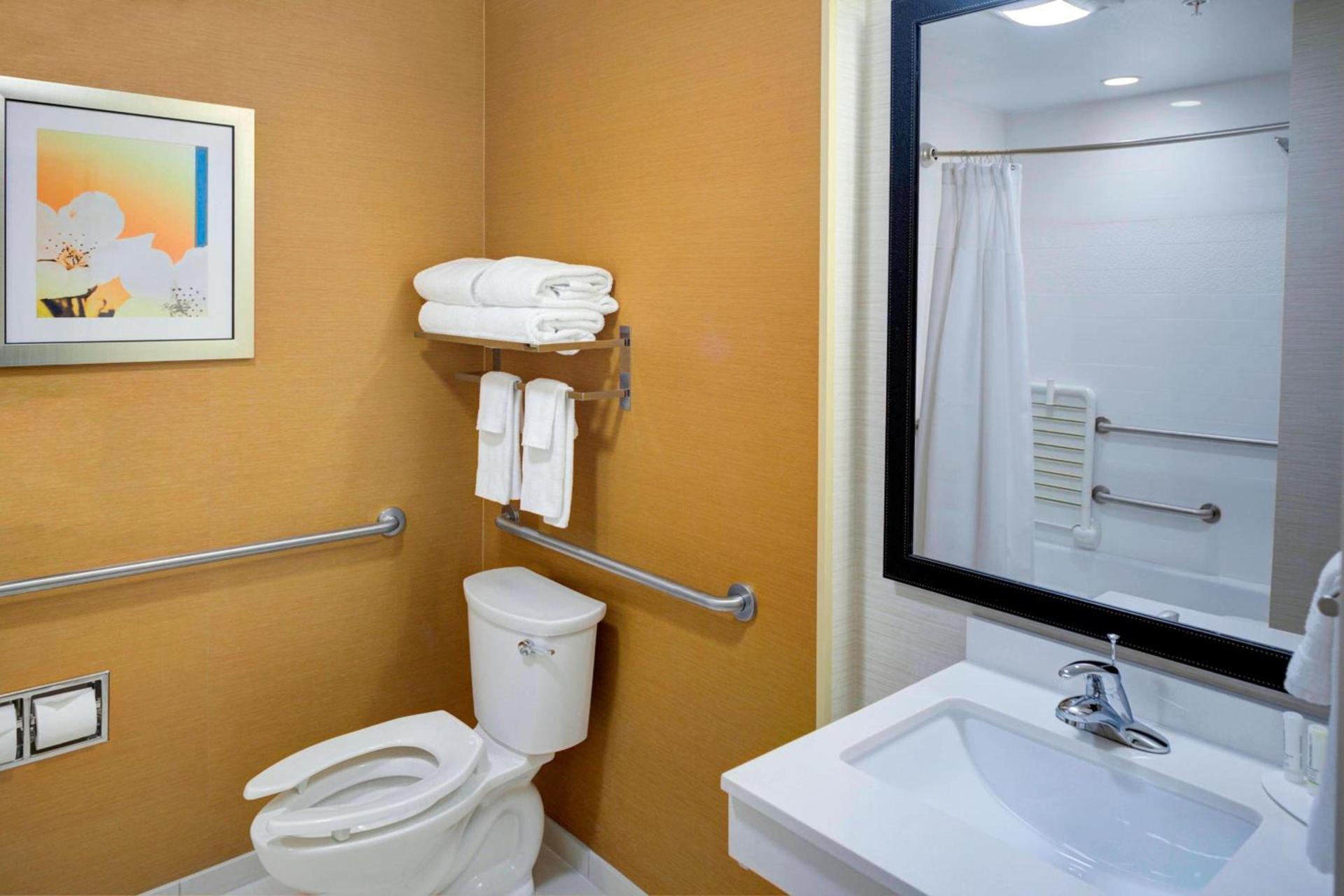 Fairfield Inn & Suites by Marriott Hollister photo 6