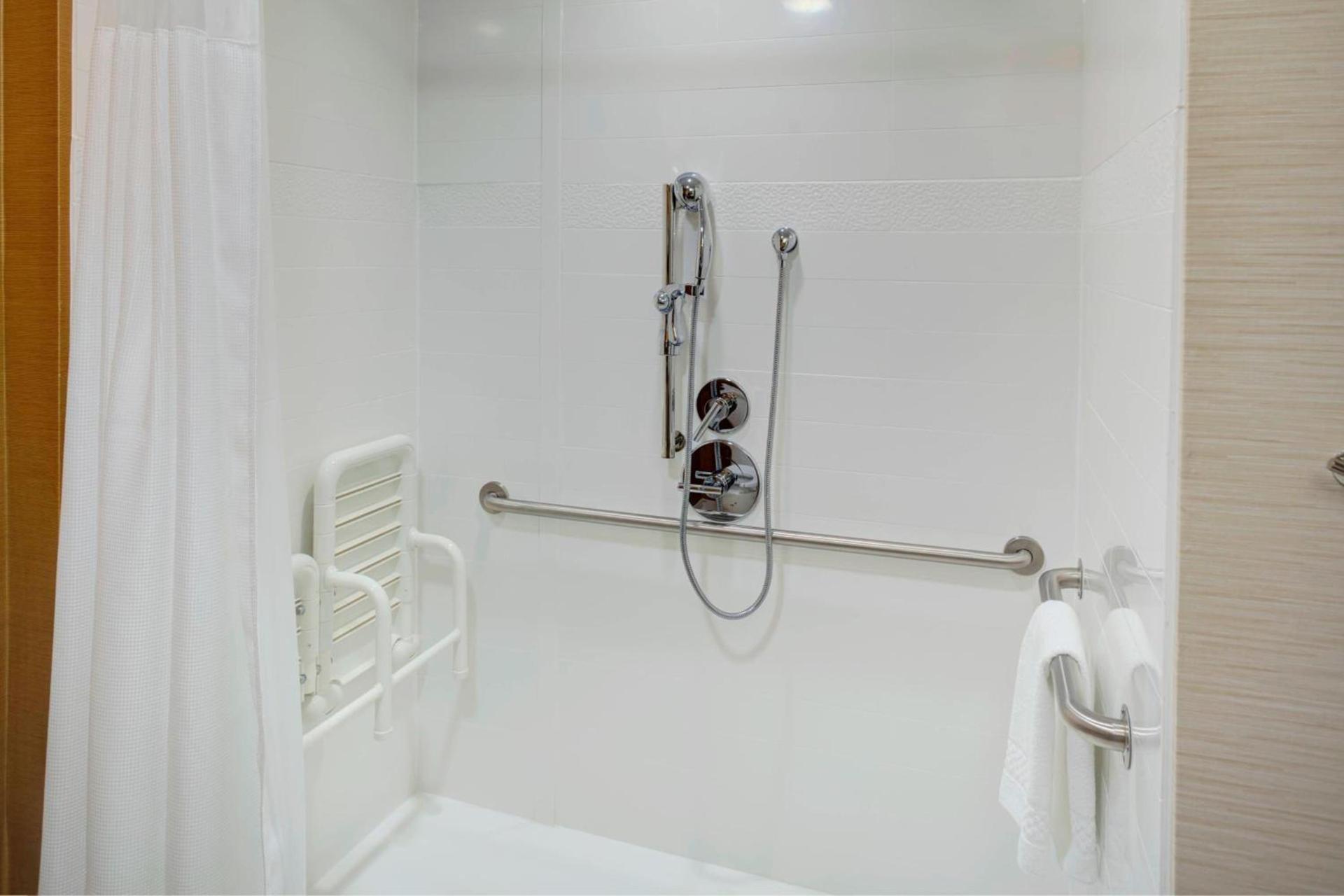 Fairfield Inn & Suites by Marriott Hollister photo 7