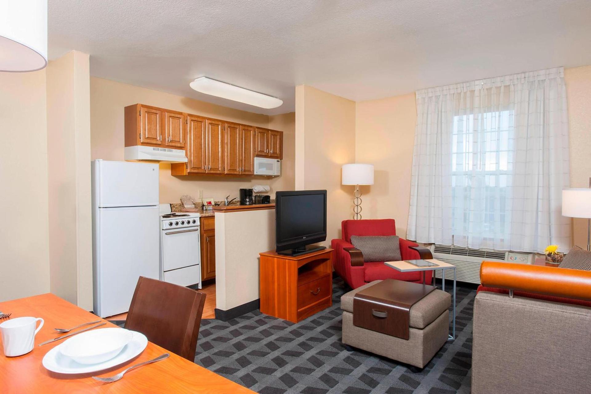 TownePlace Suites Indianapolis Park 100 photo 3
